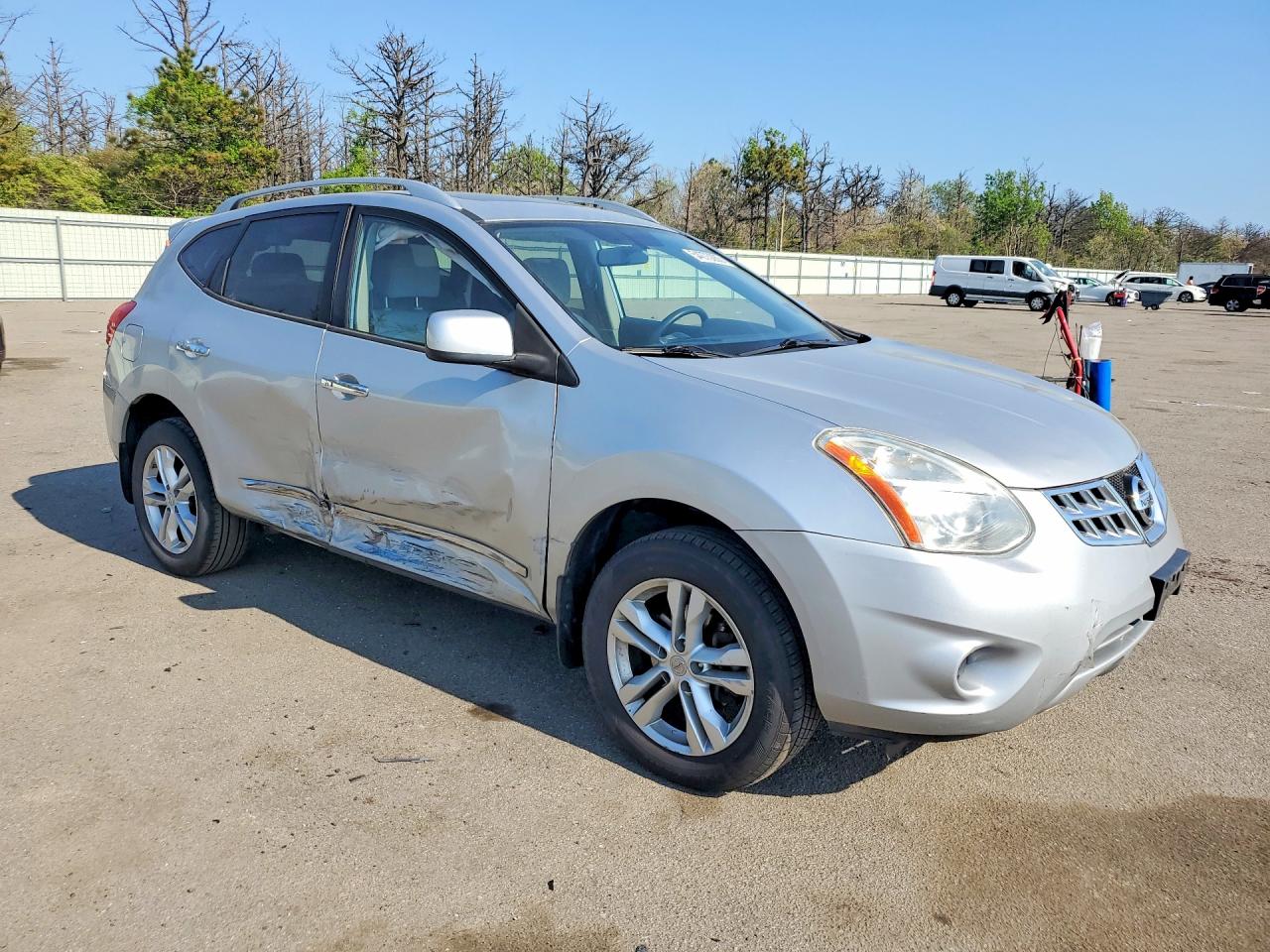 2012 Nissan Rogue S Silver vin: JN8AS5MV7CW718409
