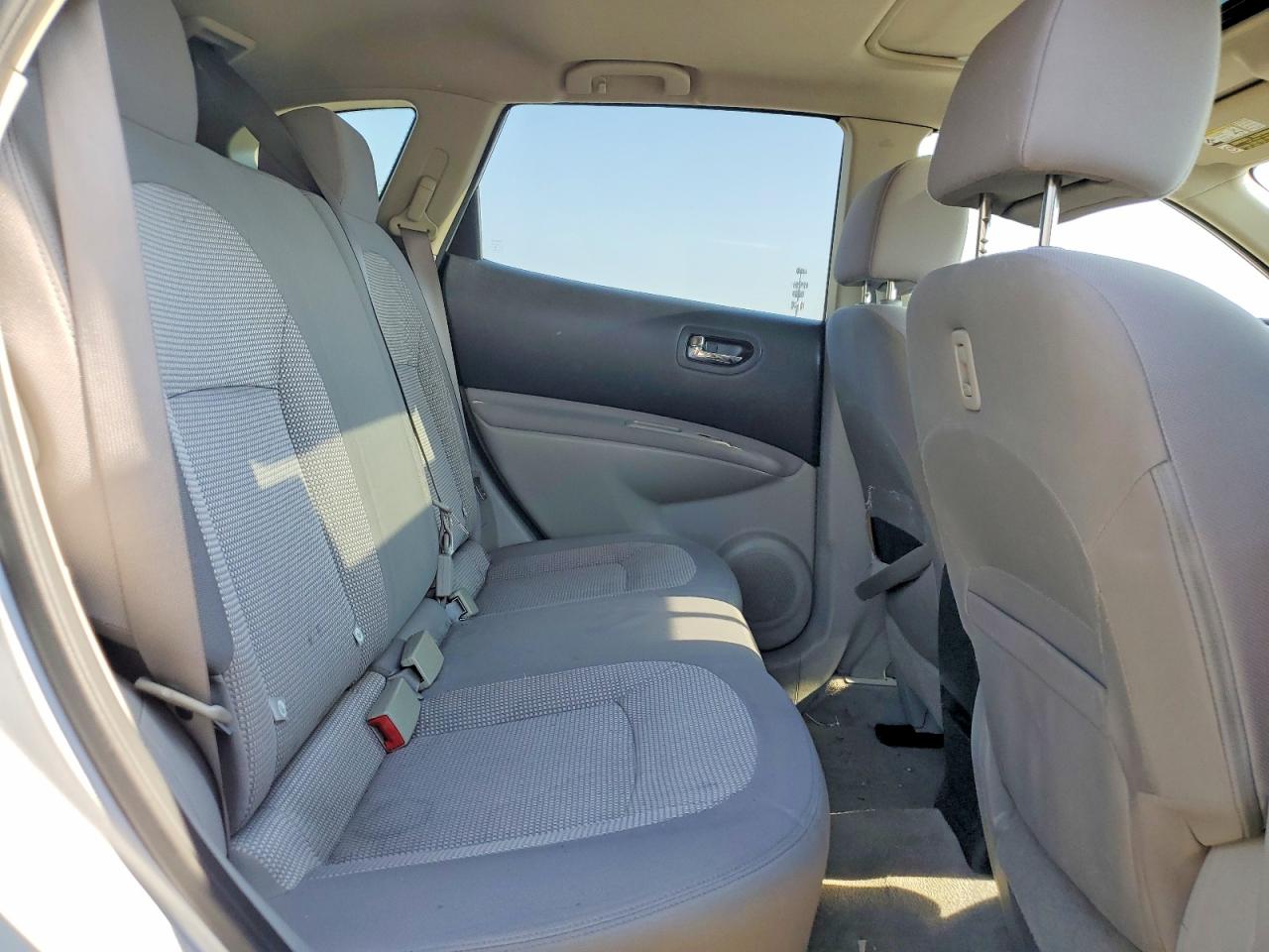 2012 Nissan Rogue S Silver vin: JN8AS5MV7CW718409
