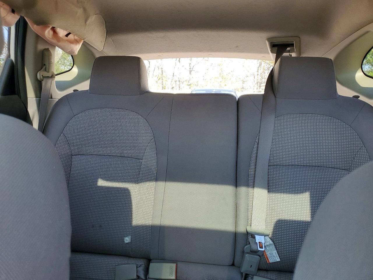 2012 Nissan Rogue S Silver vin: JN8AS5MV7CW718409
