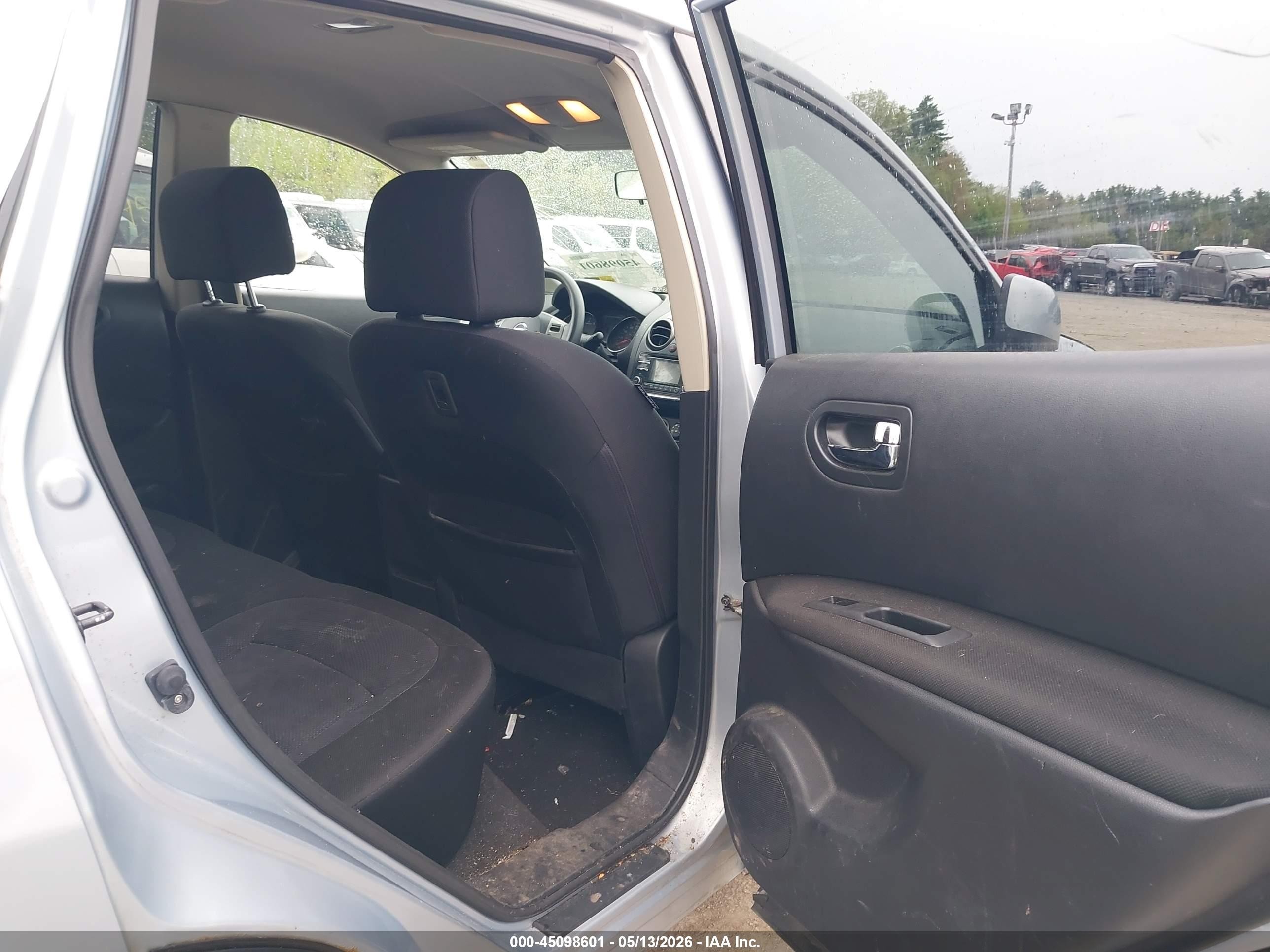 2013 Nissan Rogue S Silver vin: JN8AS5MV7DW123996
