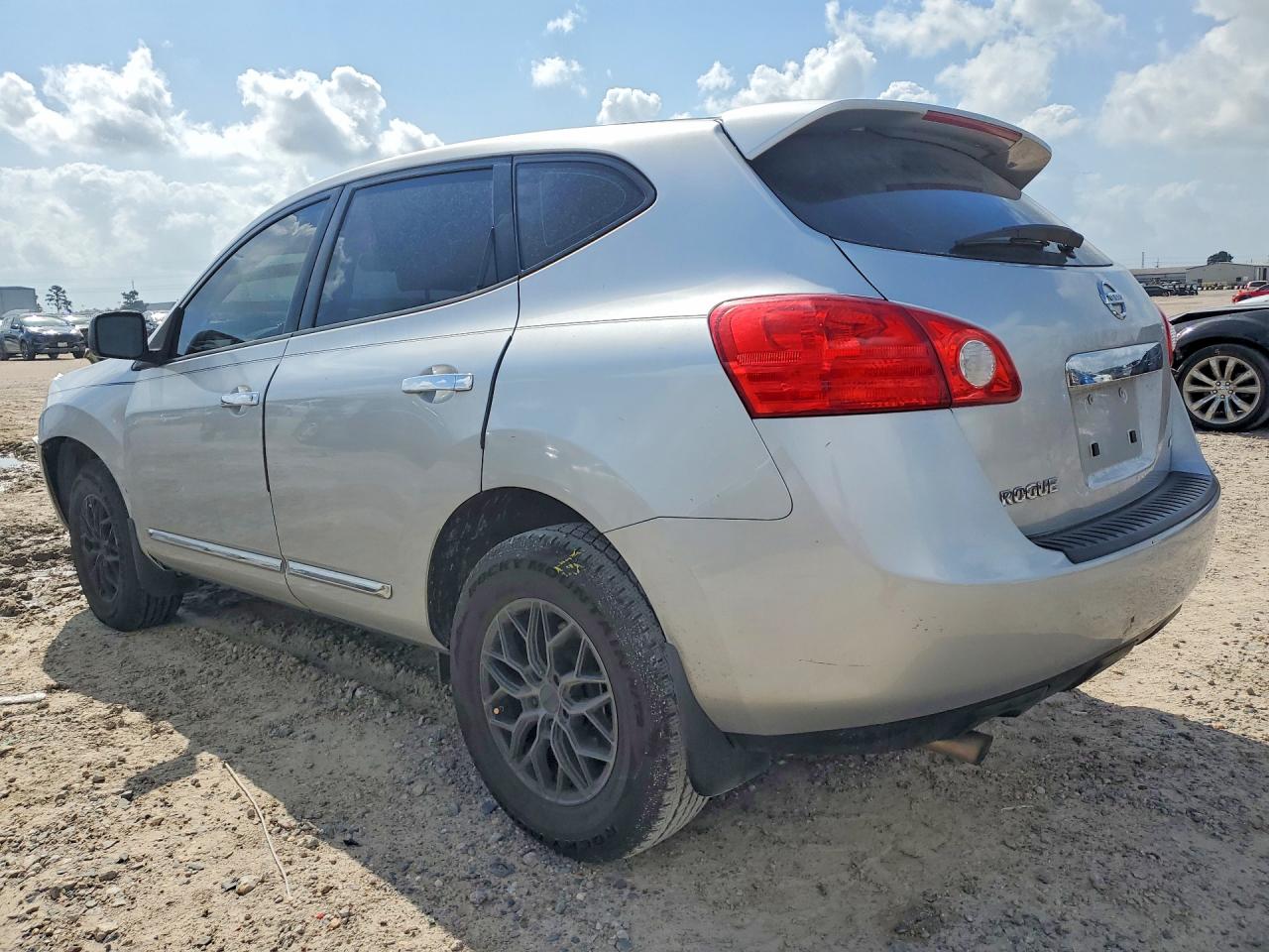2013 Nissan Rogue S Silver vin: JN8AS5MV7DW125344