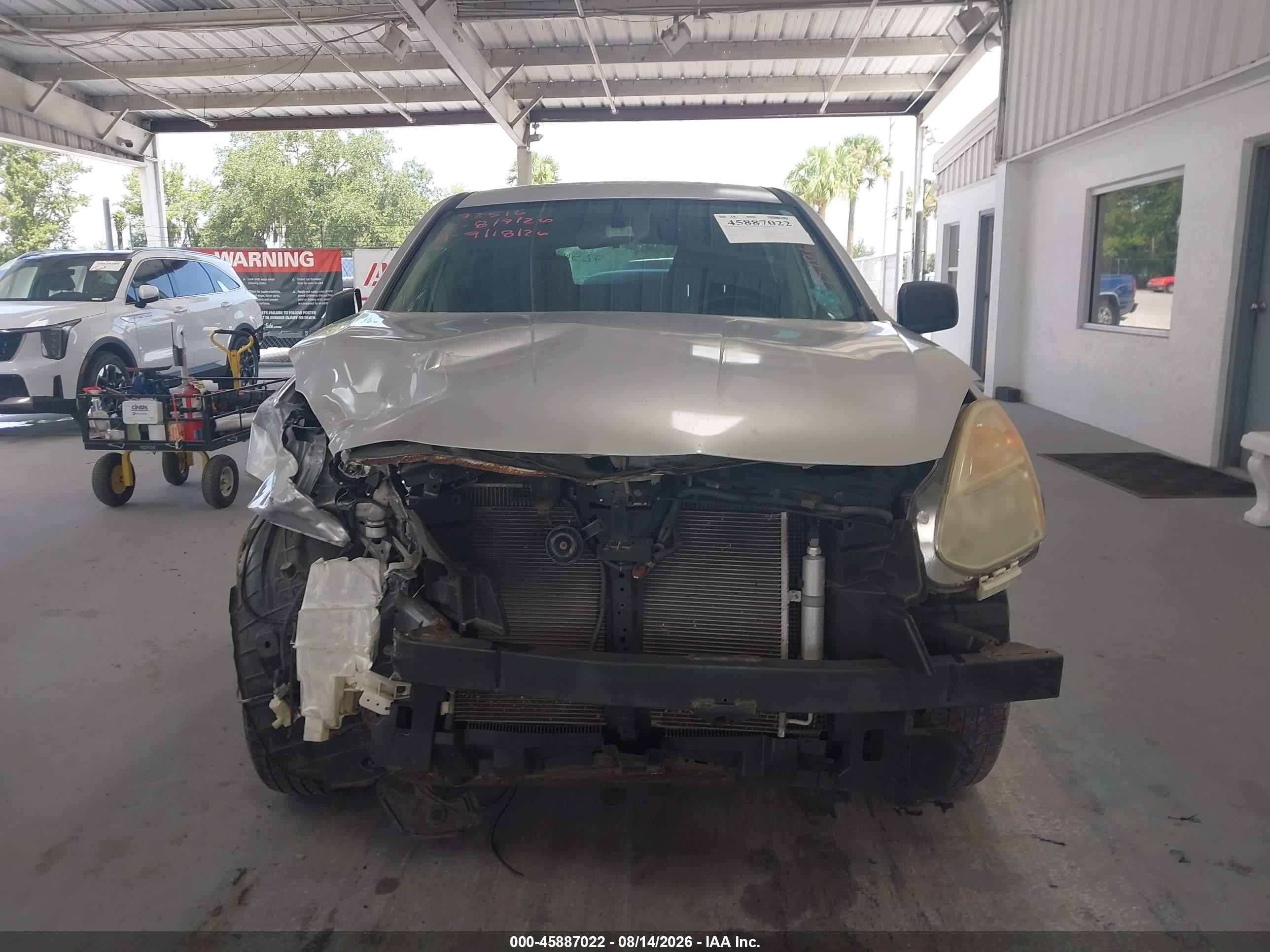 2013 Nissan Rogue S Silver vin: JN8AS5MV7DW151068