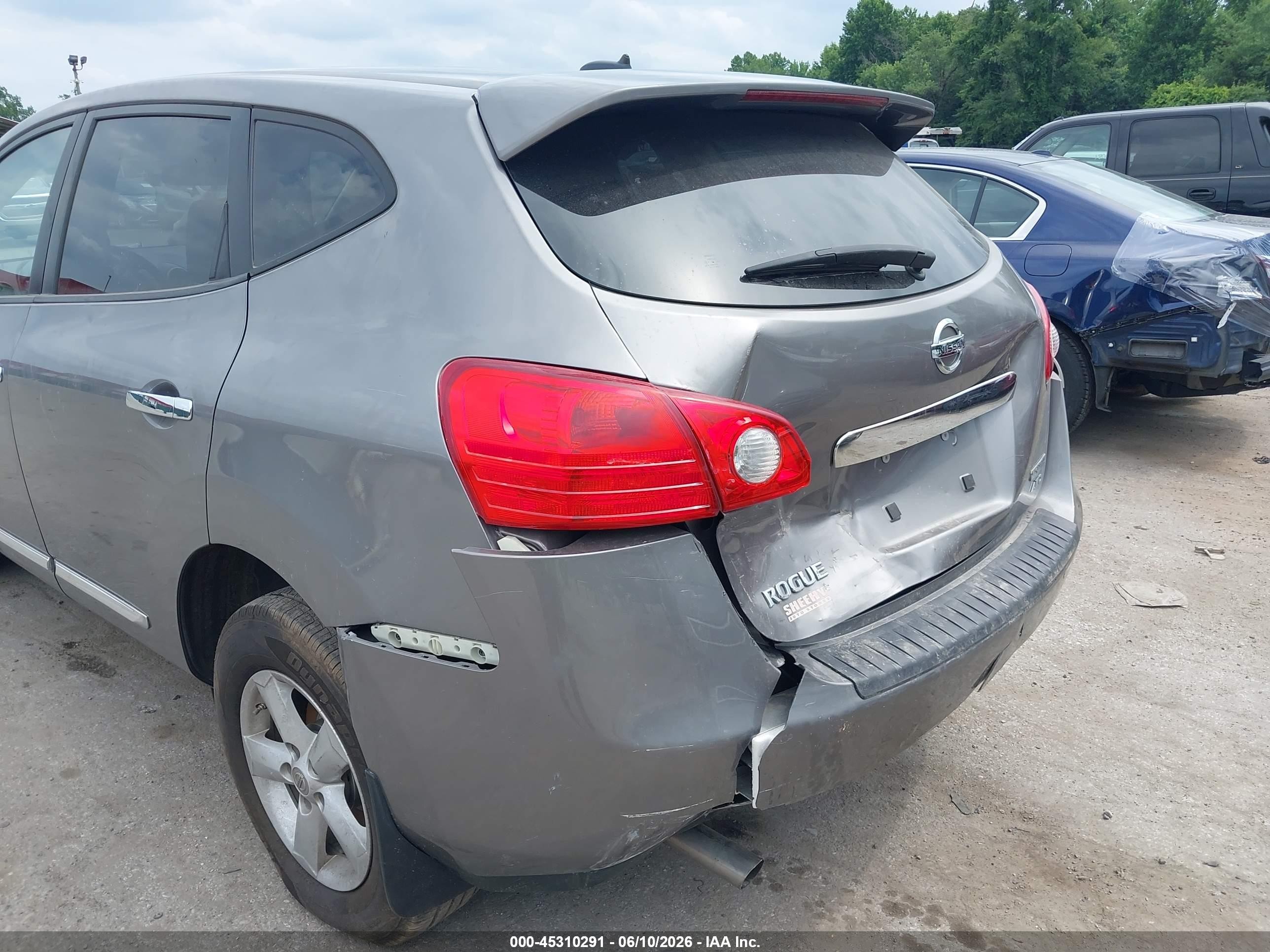 2013 Nissan Rogue S Серый vin: JN8AS5MV7DW602144