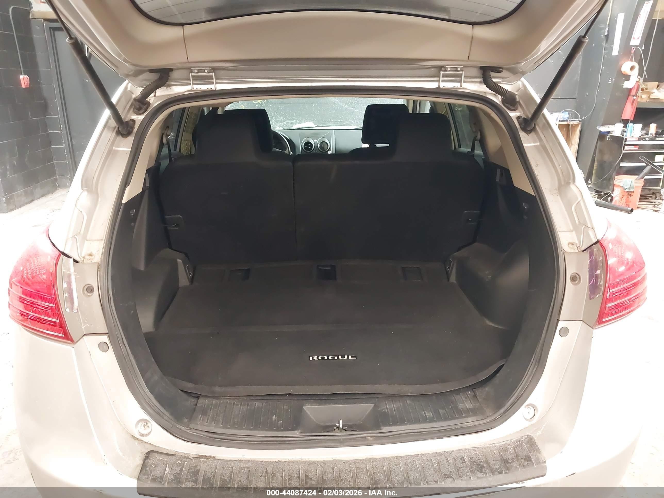 2013 Nissan Rogue Sv Серебряный vin: JN8AS5MV7DW646628