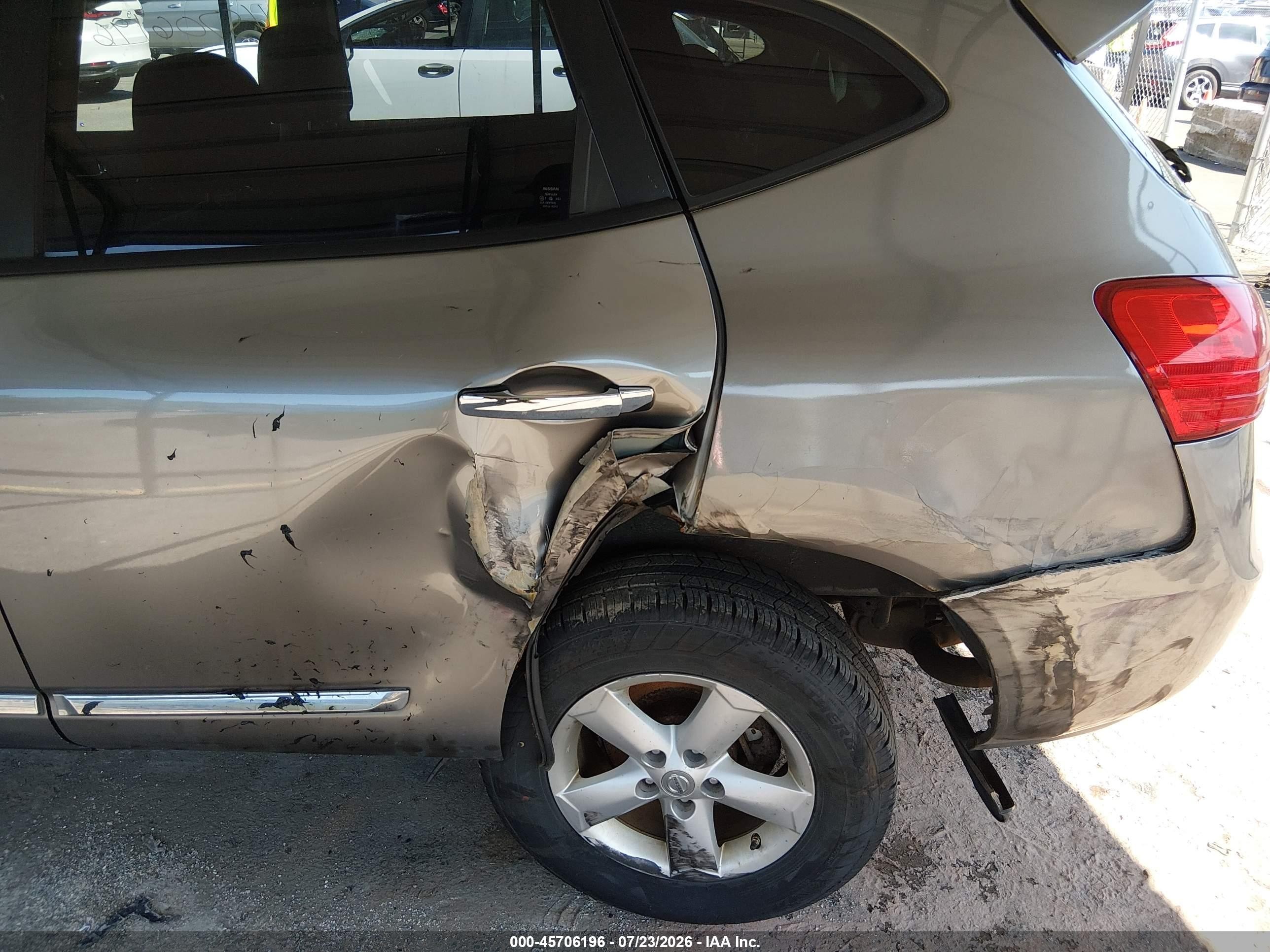 2013 Nissan Rogue S Gold vin: JN8AS5MV7DW656091