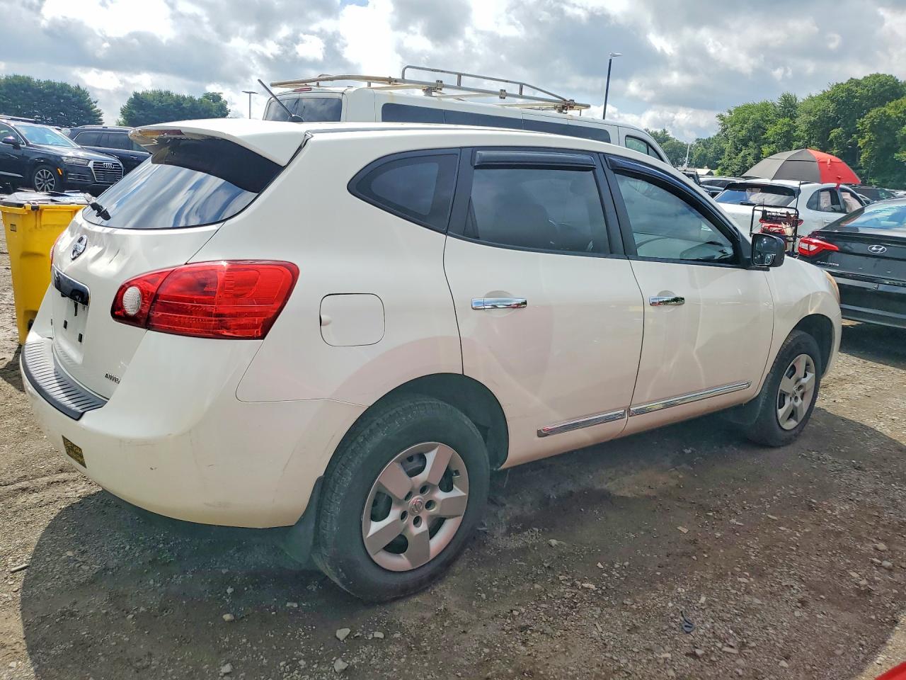 2013 Nissan Rogue S White vin: JN8AS5MV7DW656592