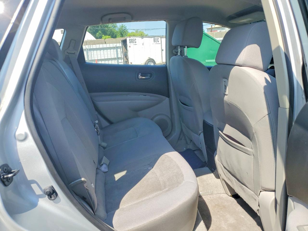 2013 Nissan Rogue S Silver vin: JN8AS5MV7DW665440