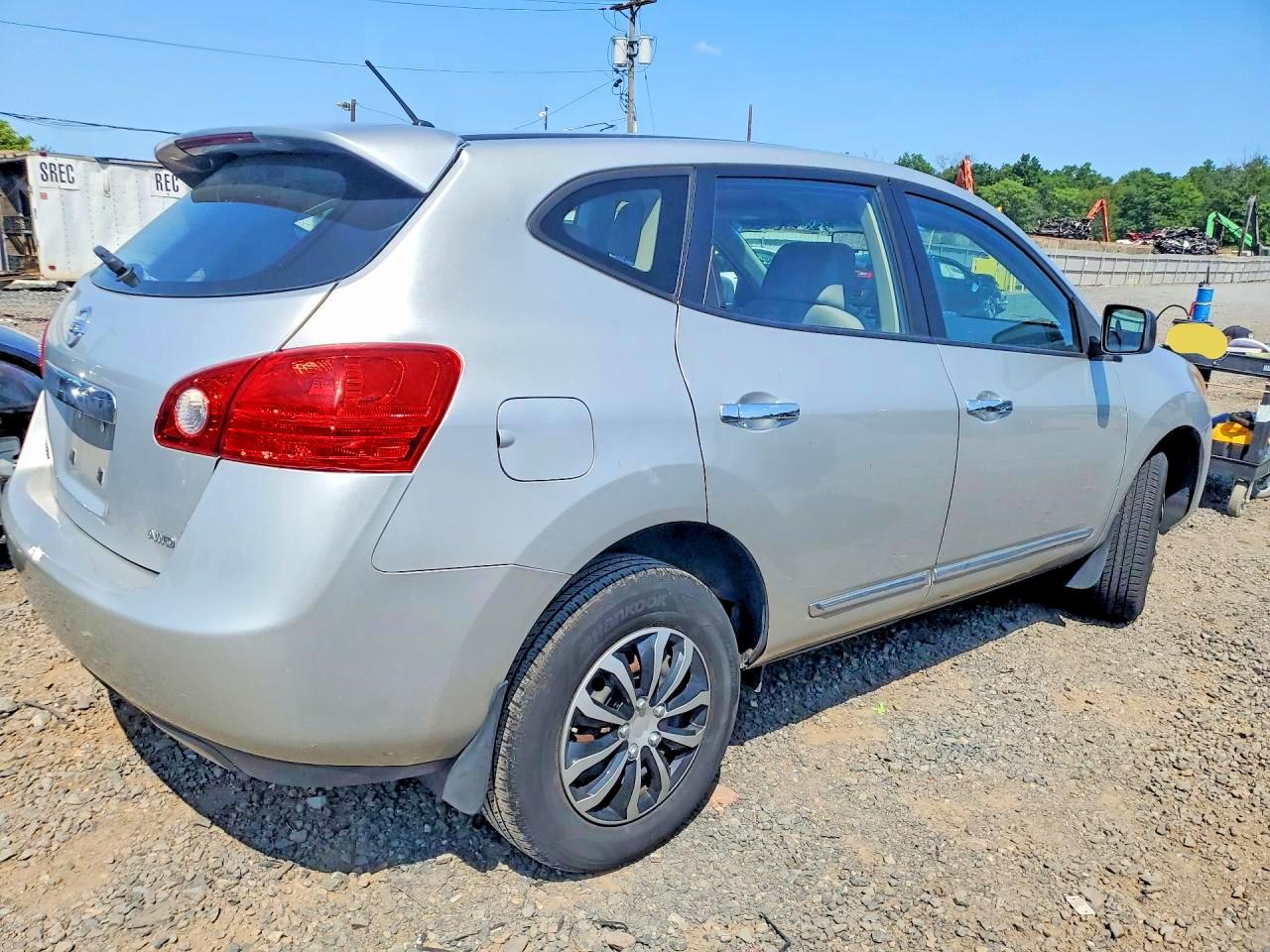 2013 Nissan Rogue S Silver vin: JN8AS5MV7DW665440