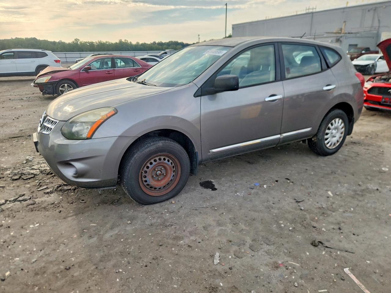 2014 Nissan Rogue Select S Silver vin: JN8AS5MV7EW712693