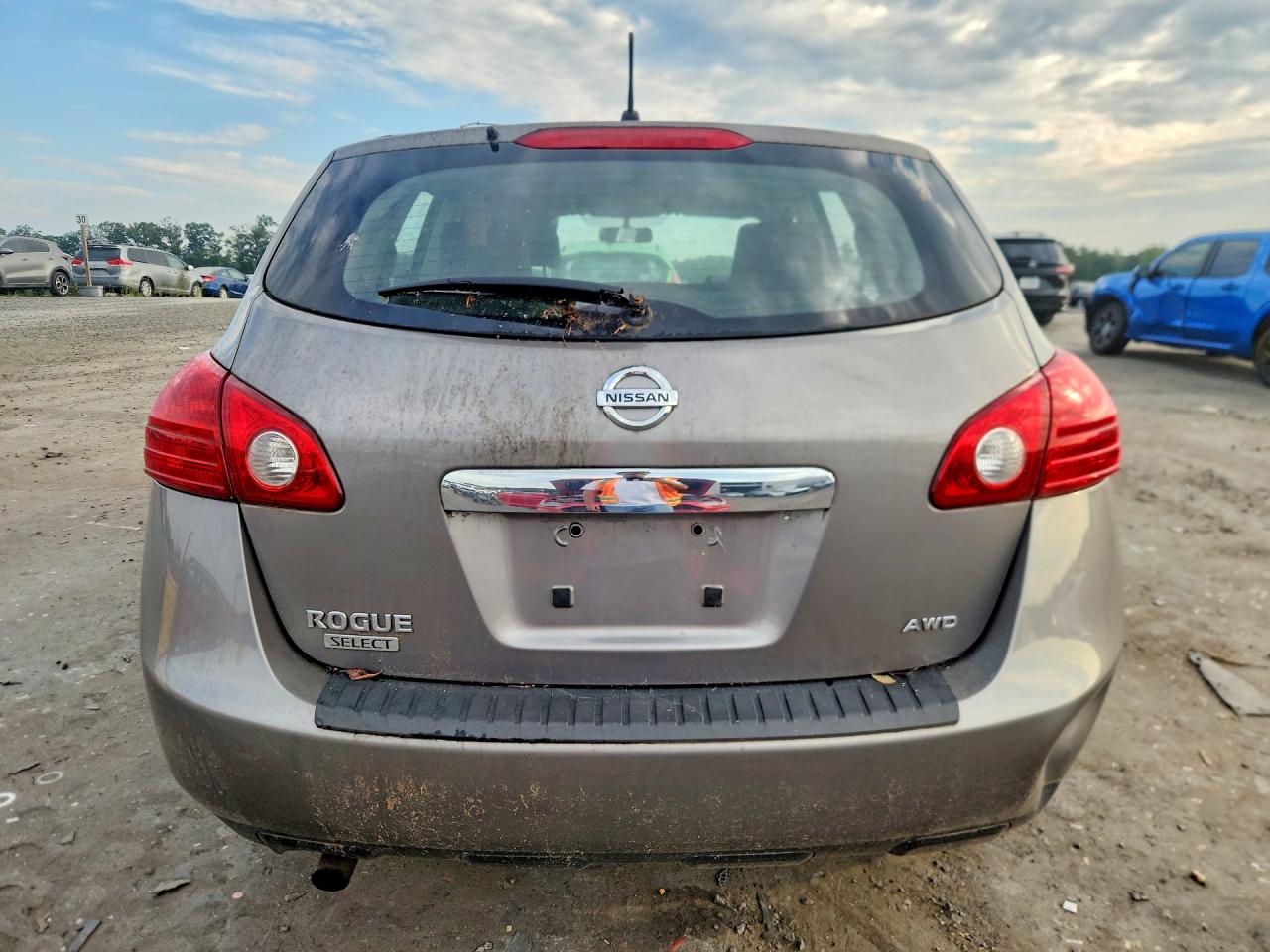 2014 Nissan Rogue Select S Silver vin: JN8AS5MV7EW712693