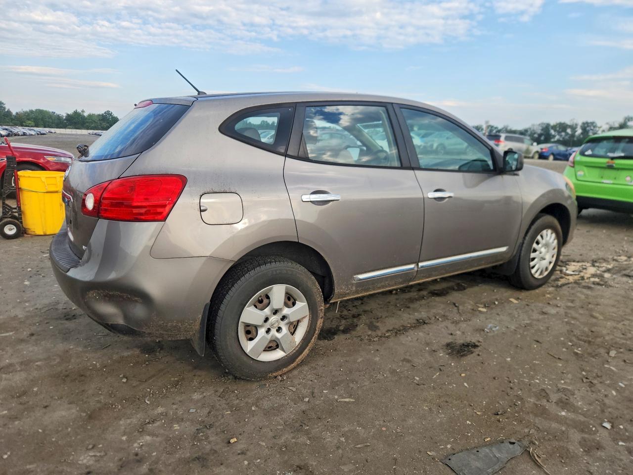 2014 Nissan Rogue Select S Silver vin: JN8AS5MV7EW712693
