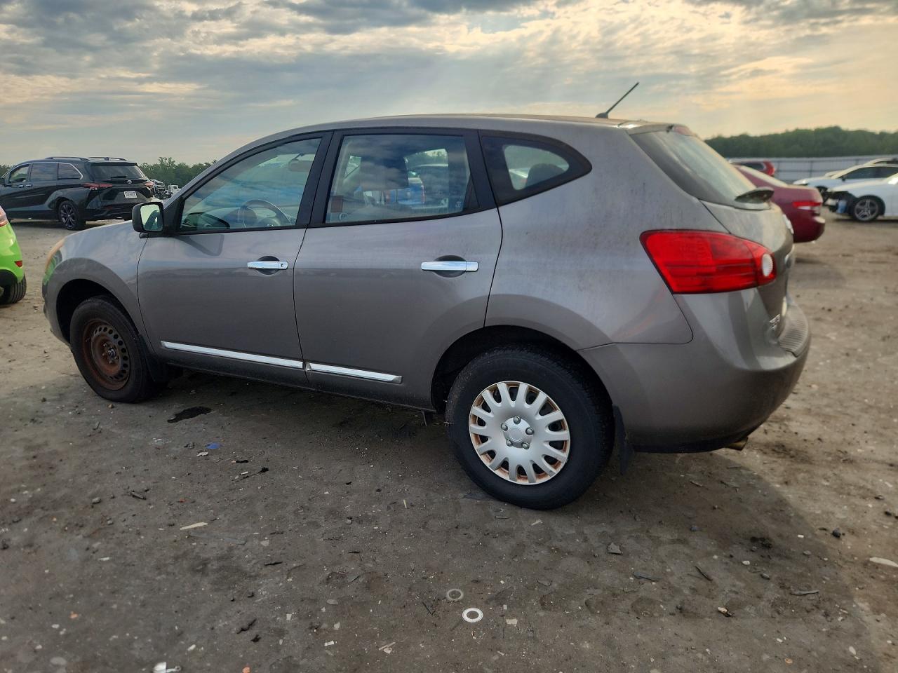 2014 Nissan Rogue Select S Silver vin: JN8AS5MV7EW712693