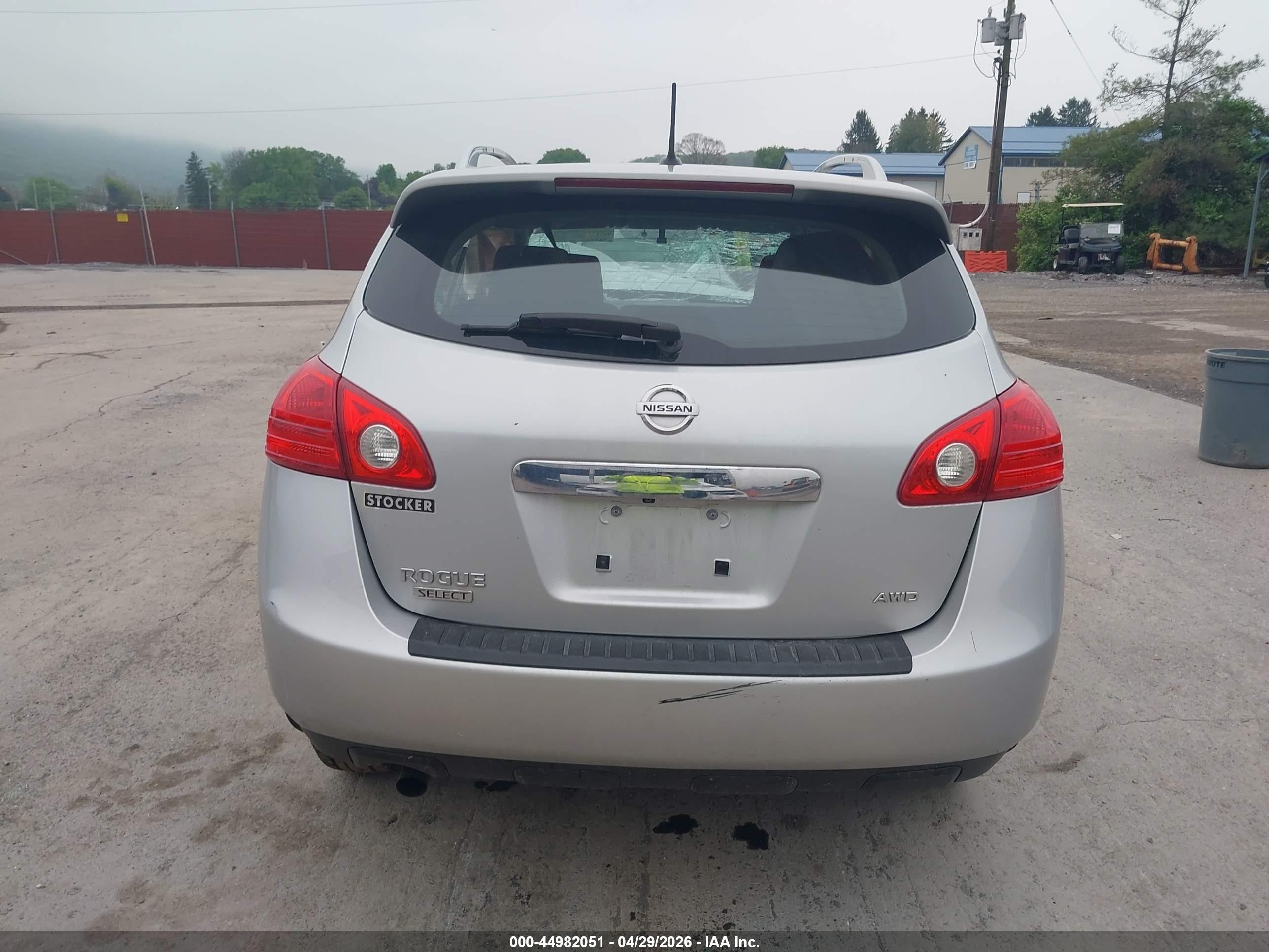 2014 Nissan Rogue Select S Silver vin: JN8AS5MV7EW719109