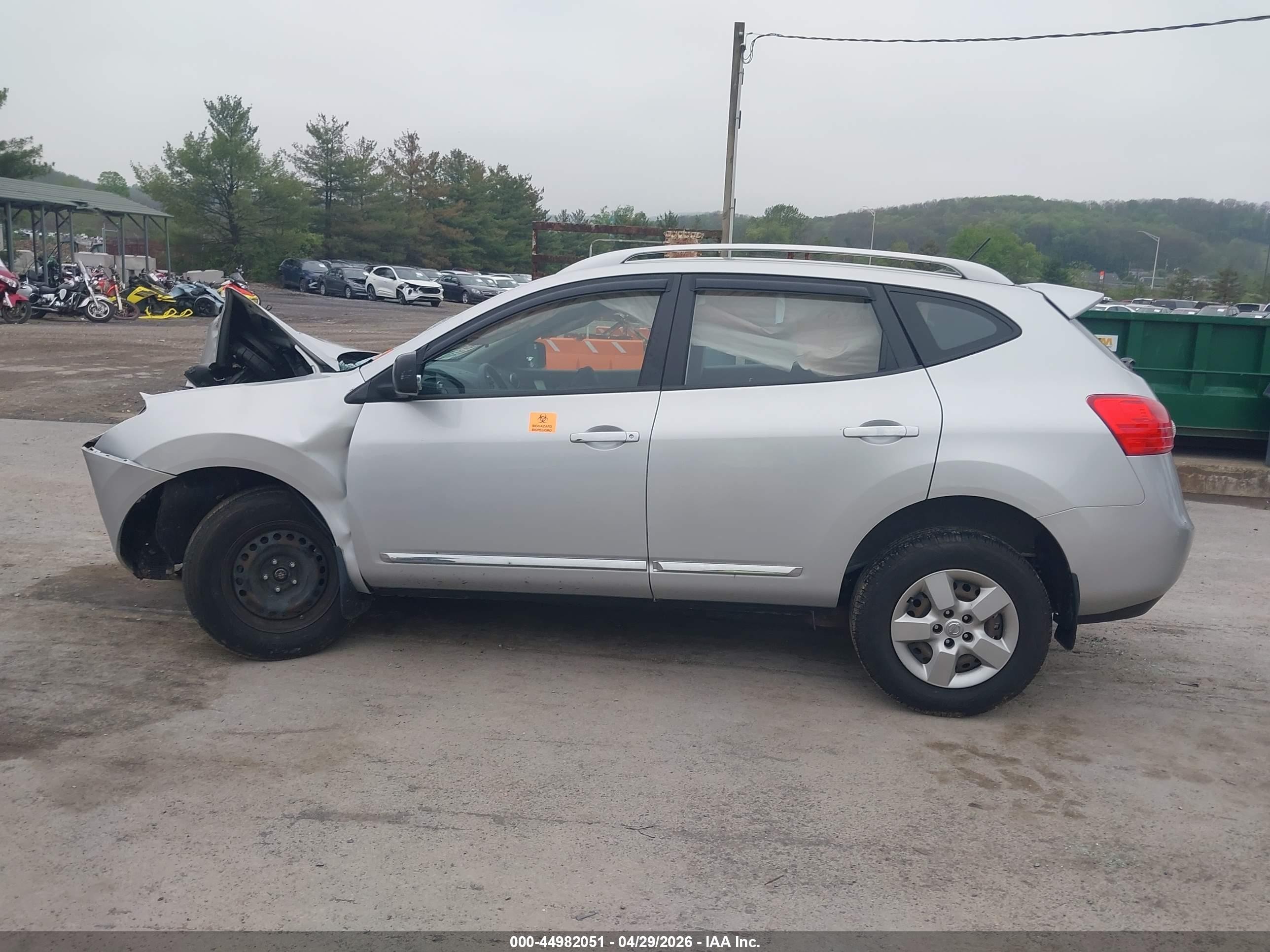 2014 Nissan Rogue Select S Silver vin: JN8AS5MV7EW719109