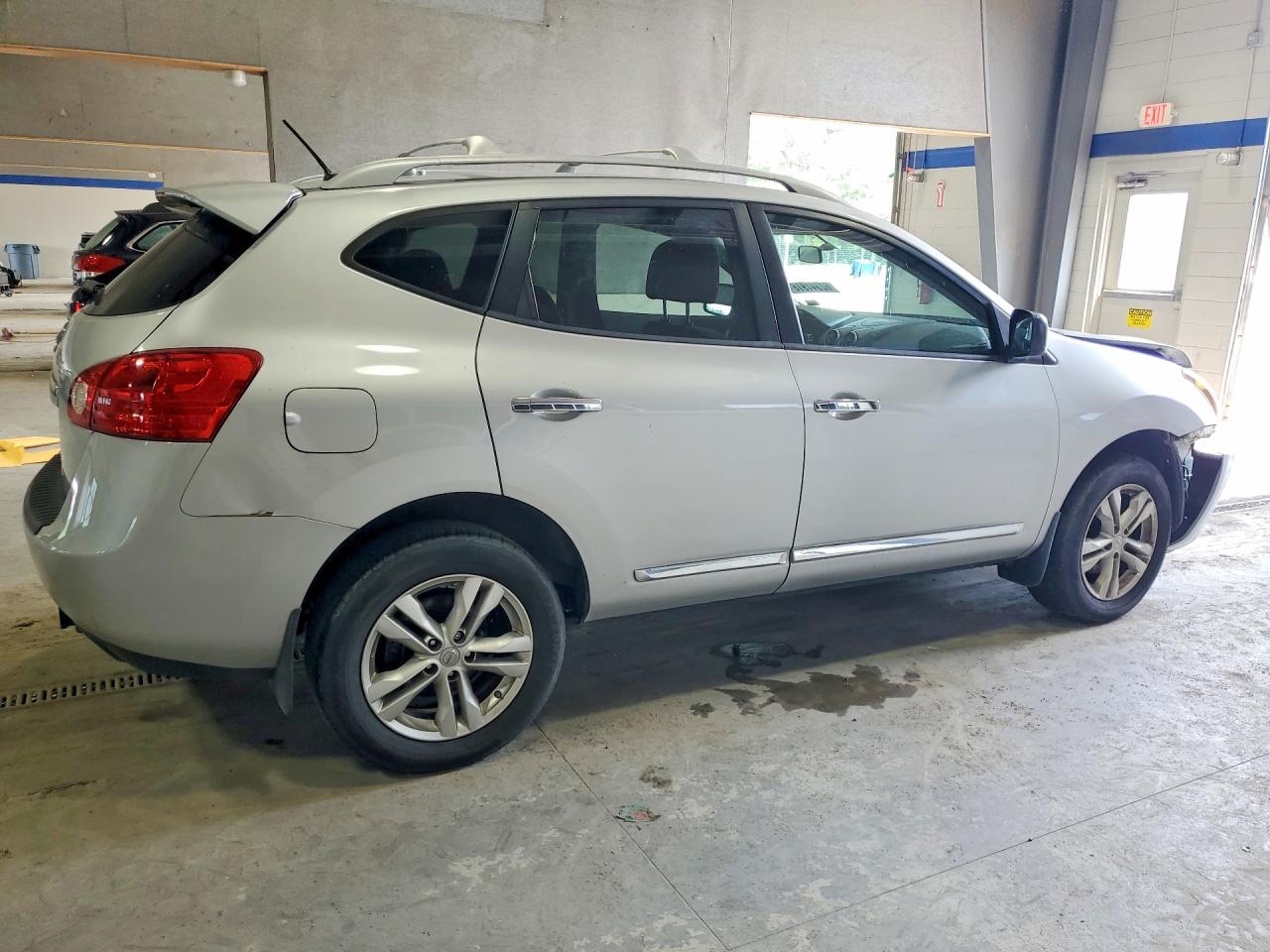 2015 Nissan Rogue Select S Silver vin: JN8AS5MV7FW754590