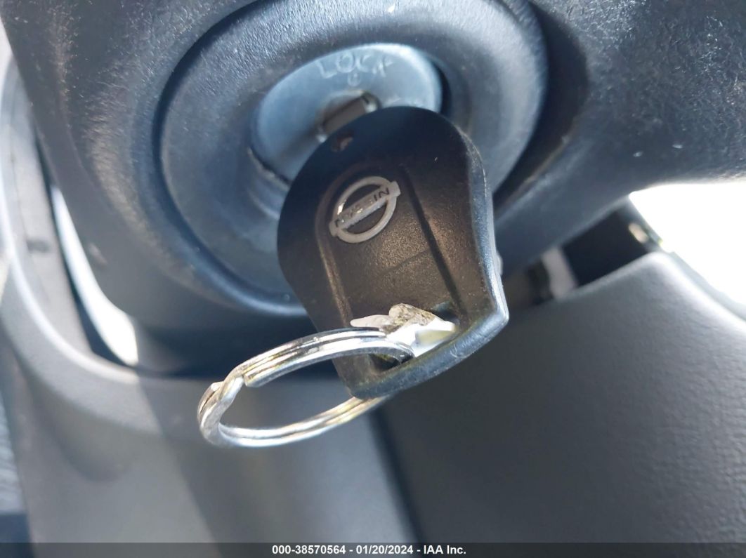2015 Nissan Rogue Select S Silver vin: JN8AS5MV7FW760826