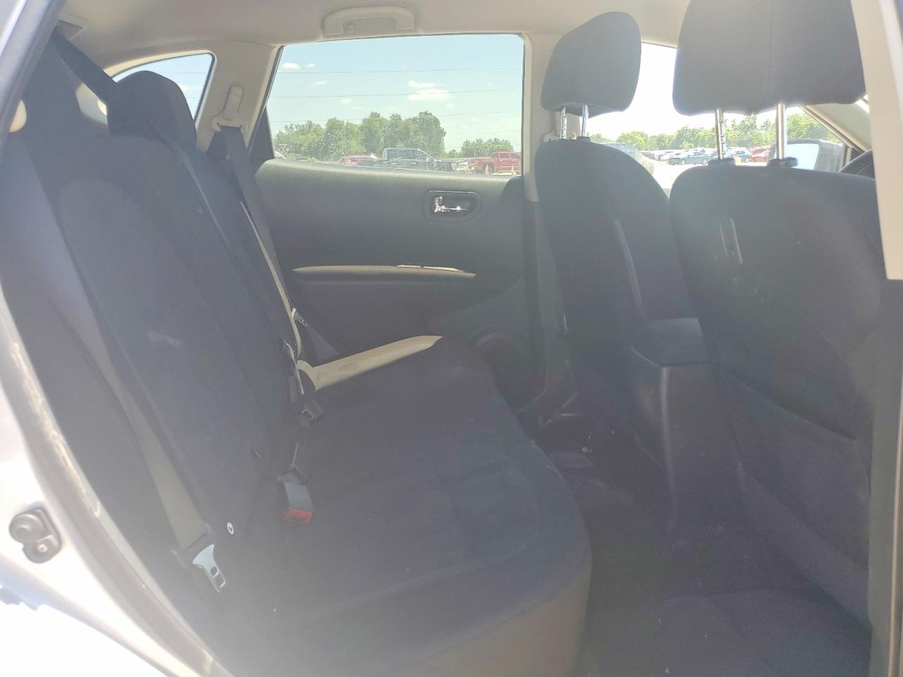 2015 Nissan Rogue Select S Silver vin: JN8AS5MV7FW760826