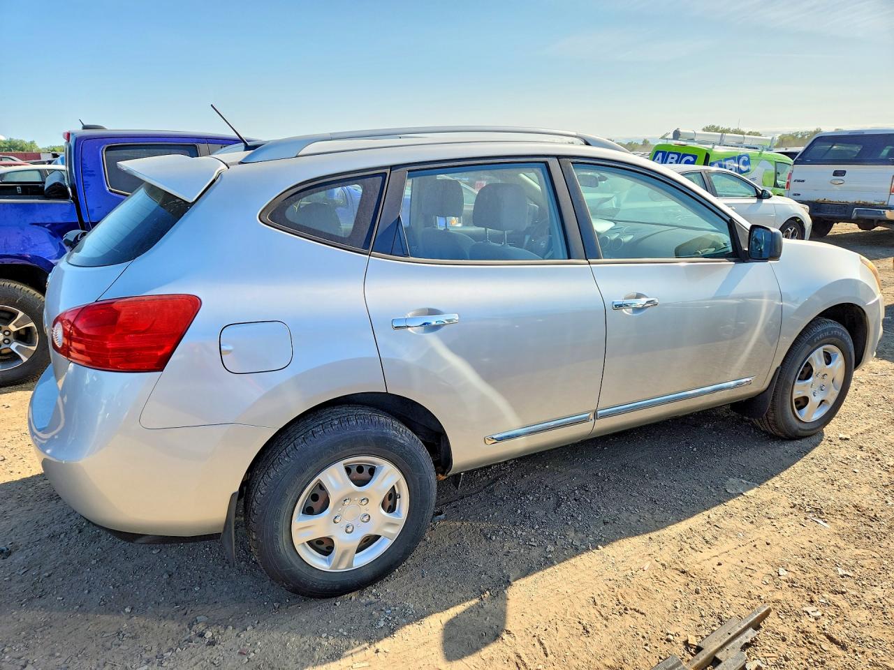 2015 Nissan Rogue Select S Silver vin: JN8AS5MV7FW769946