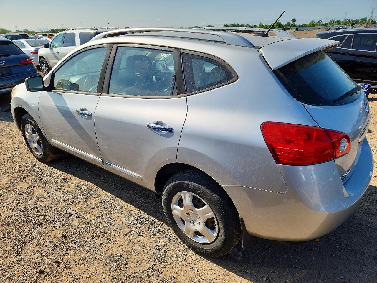 2015 Nissan Rogue Select S Silver vin: JN8AS5MV7FW769946