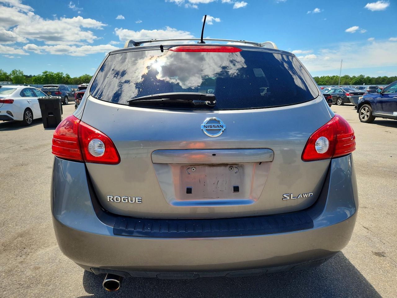 2010 Nissan Rogue S Silver vin: JN8AS5MV8AW112923
