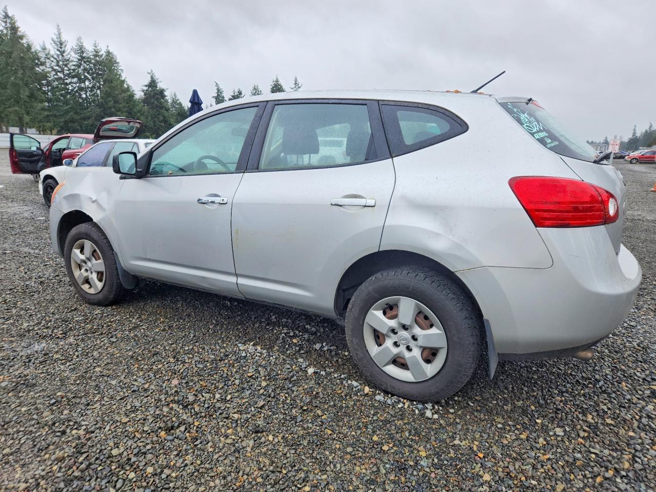 2010 Niss Rogue S Silver vin: JN8AS5MV8AW133237