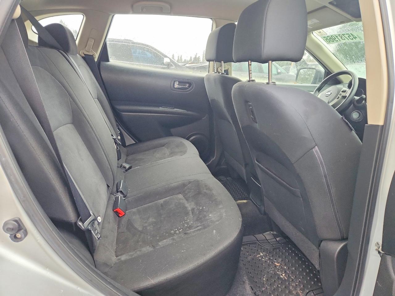 2010 Niss Rogue S Silver vin: JN8AS5MV8AW133237