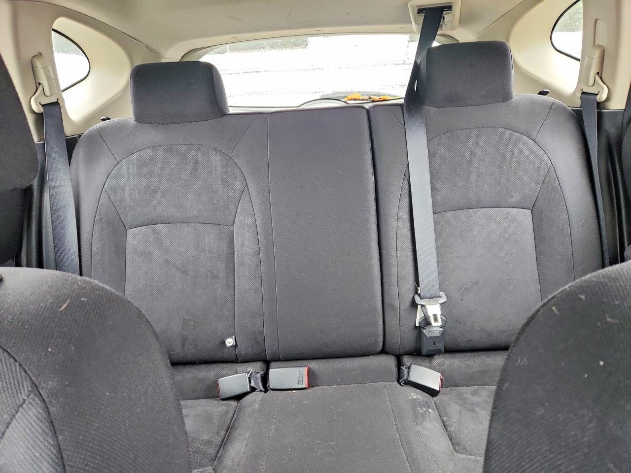 2010 Niss Rogue S Silver vin: JN8AS5MV8AW133237
