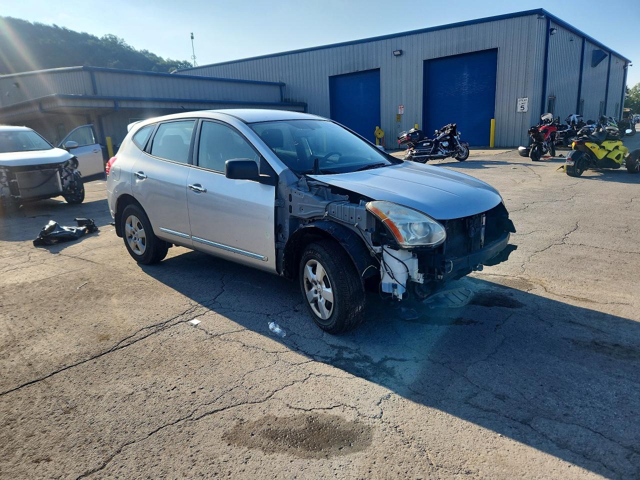 2011 Nissan Rogue S Silver vin: JN8AS5MV8BW663869