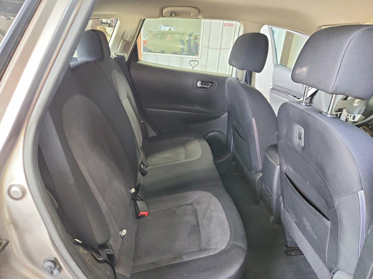 2011 Nissan Rogue S Silver vin: JN8AS5MV8BW680509
