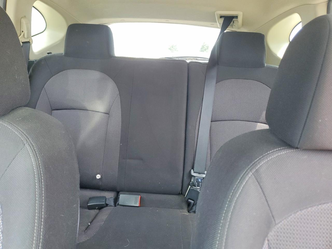 2011 Nissan Rogue S Silver vin: JN8AS5MV8BW686438
