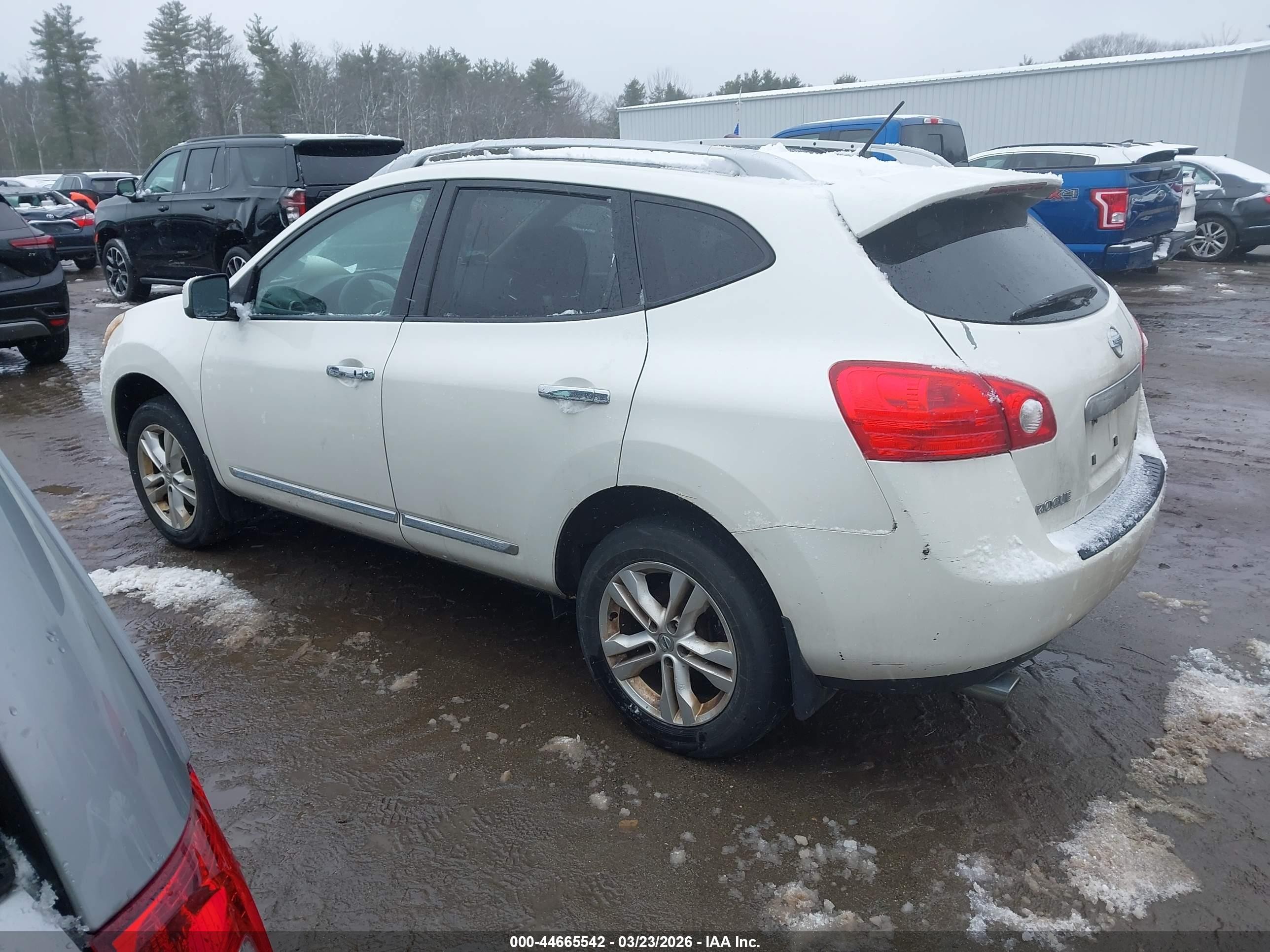 2012 Nissan Rogue Sv White vin: JN8AS5MV8CW368241