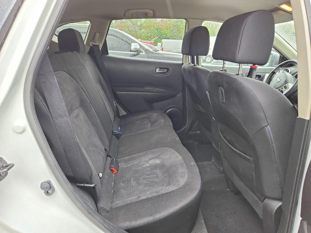 2012 Nissan Rogue S White vin: JN8AS5MV8CW391700