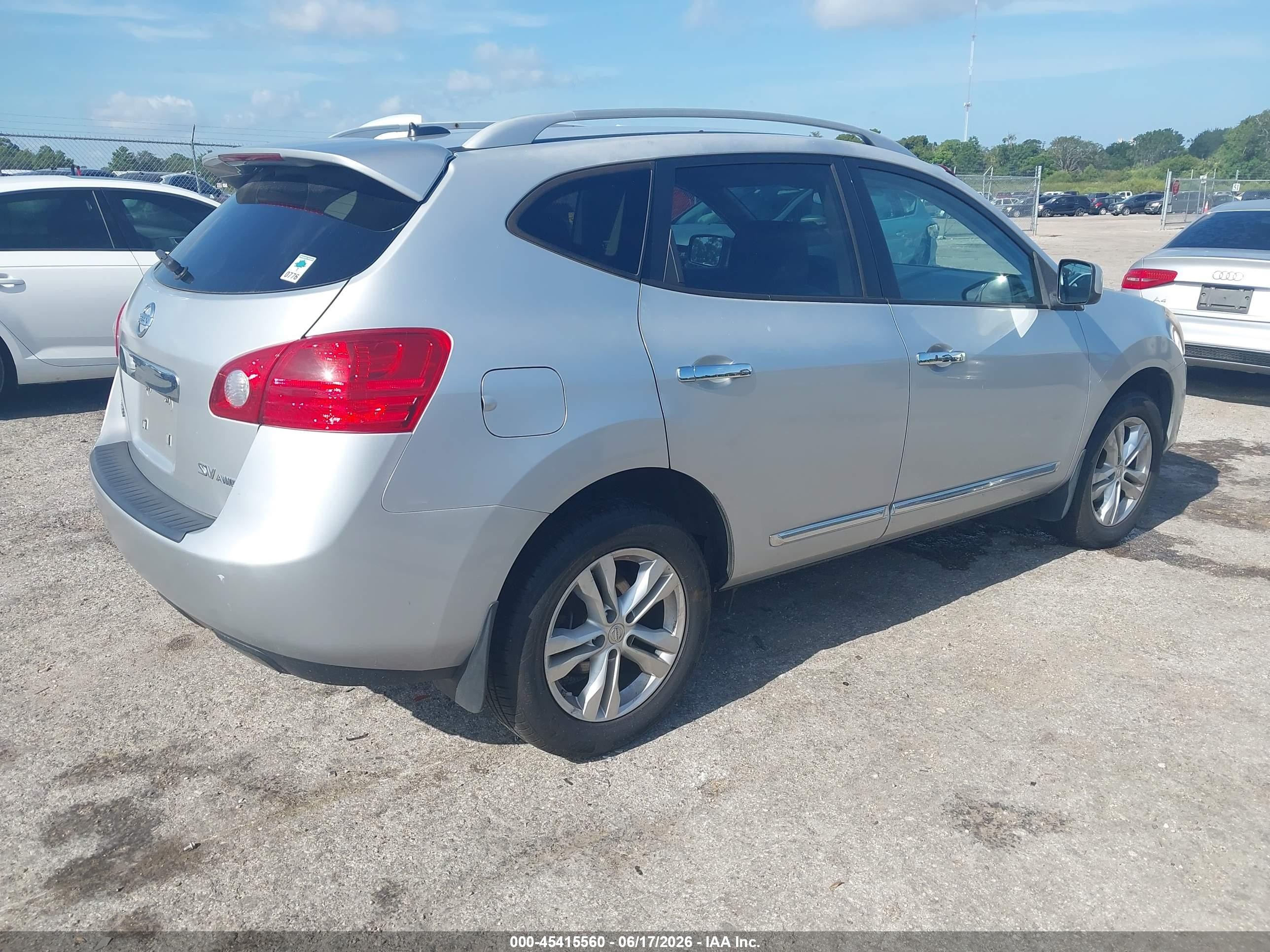 2013 Nissan Rogue Sv Silver vin: JN8AS5MV8DW621334