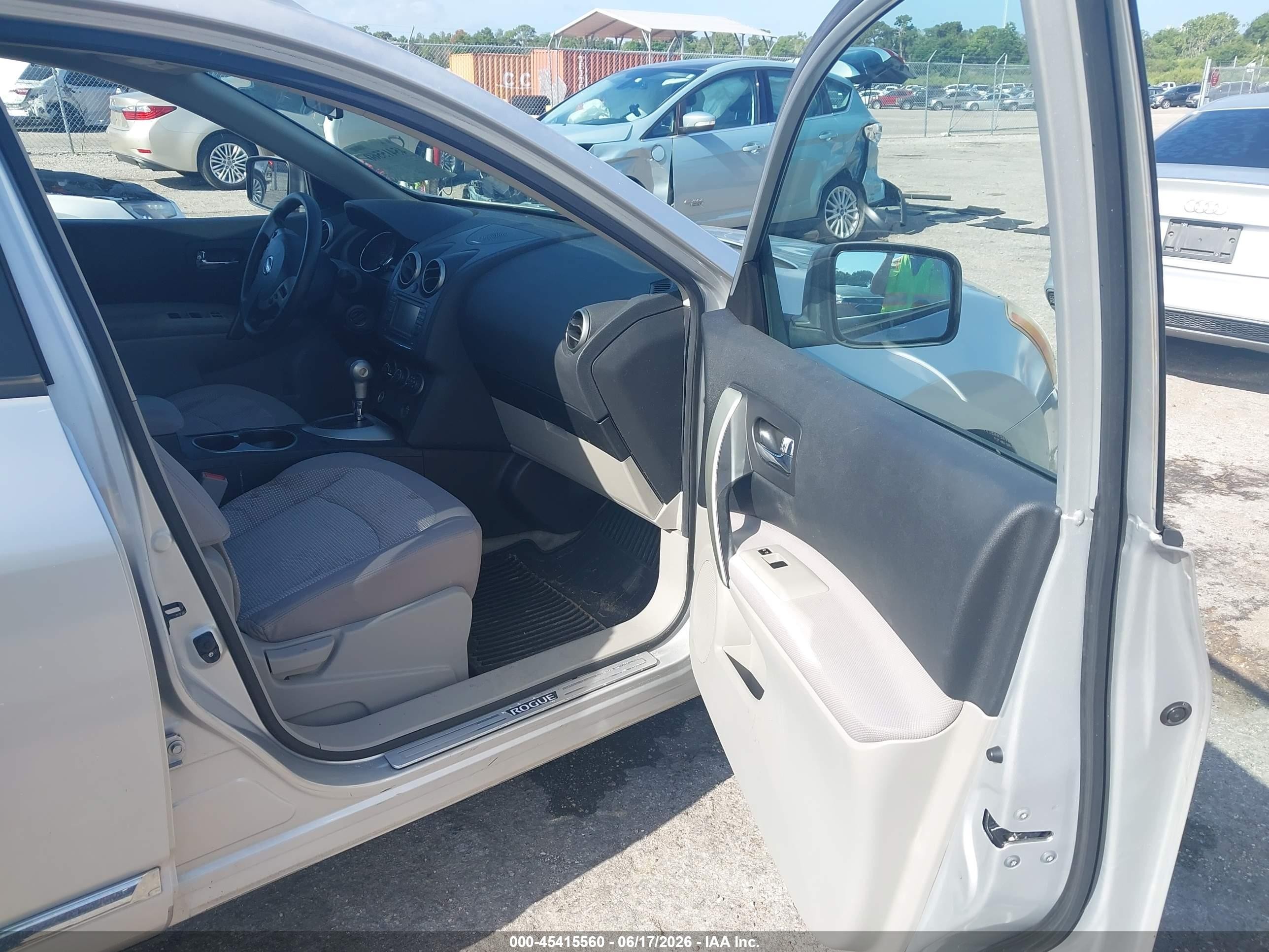 2013 Nissan Rogue Sv Silver vin: JN8AS5MV8DW621334