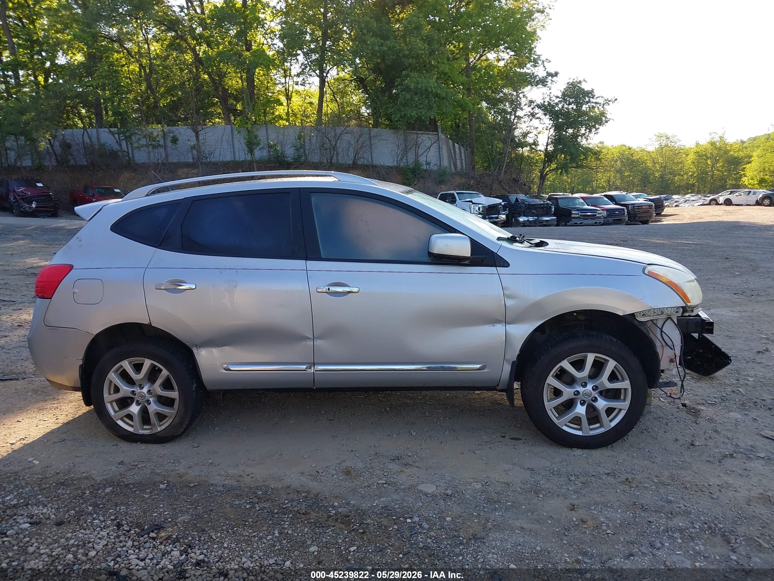 2013 Nissan Rogue Sv W/sl Pkg Серебряный vin: JN8AS5MV8DW648792