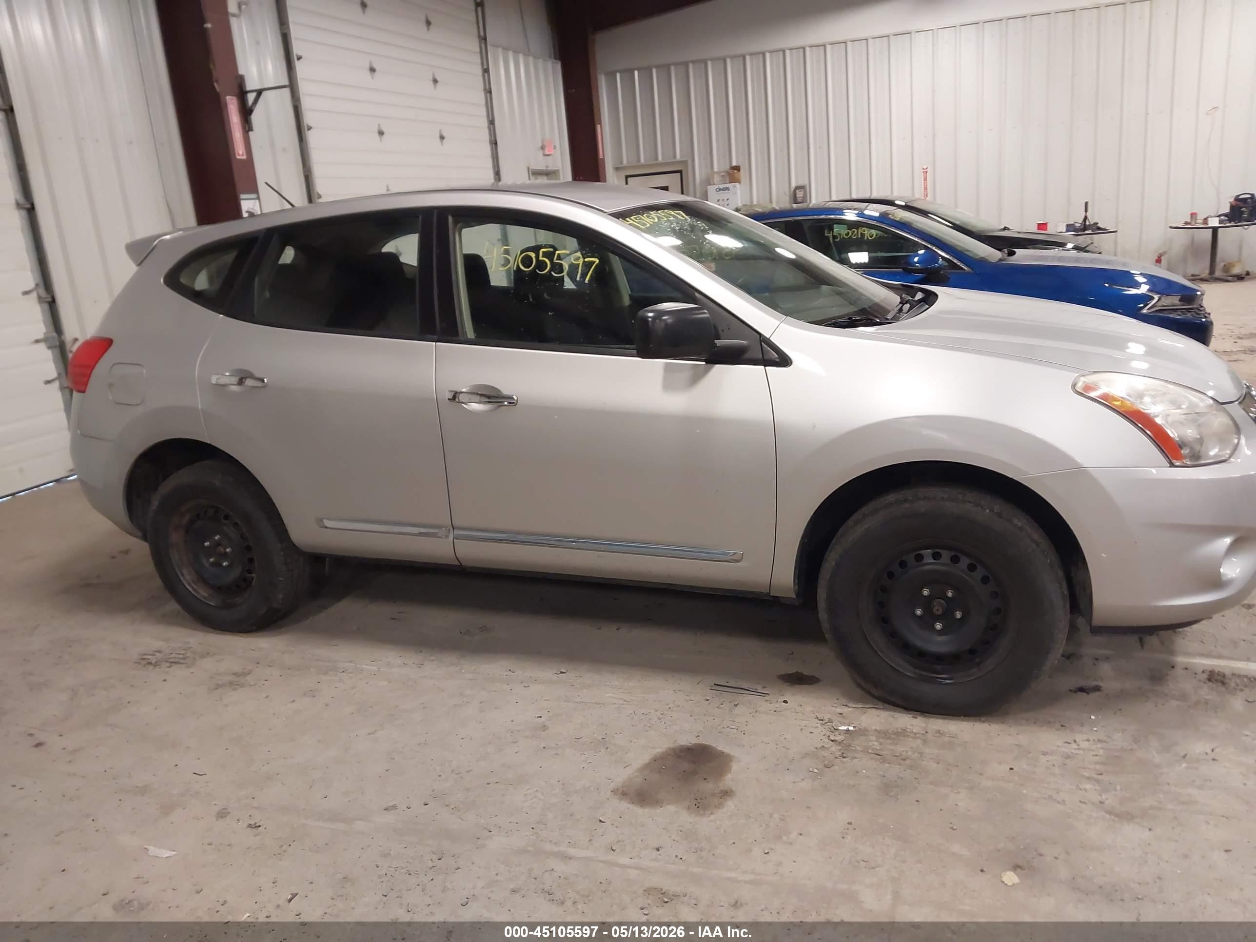 2013 Nissan Rogue S Silver vin: JN8AS5MV8DW649196