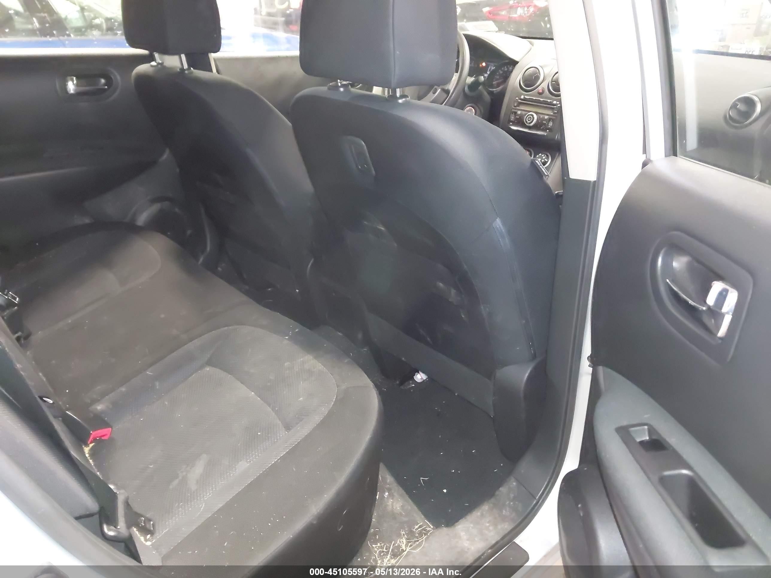 2013 Nissan Rogue S Silver vin: JN8AS5MV8DW649196