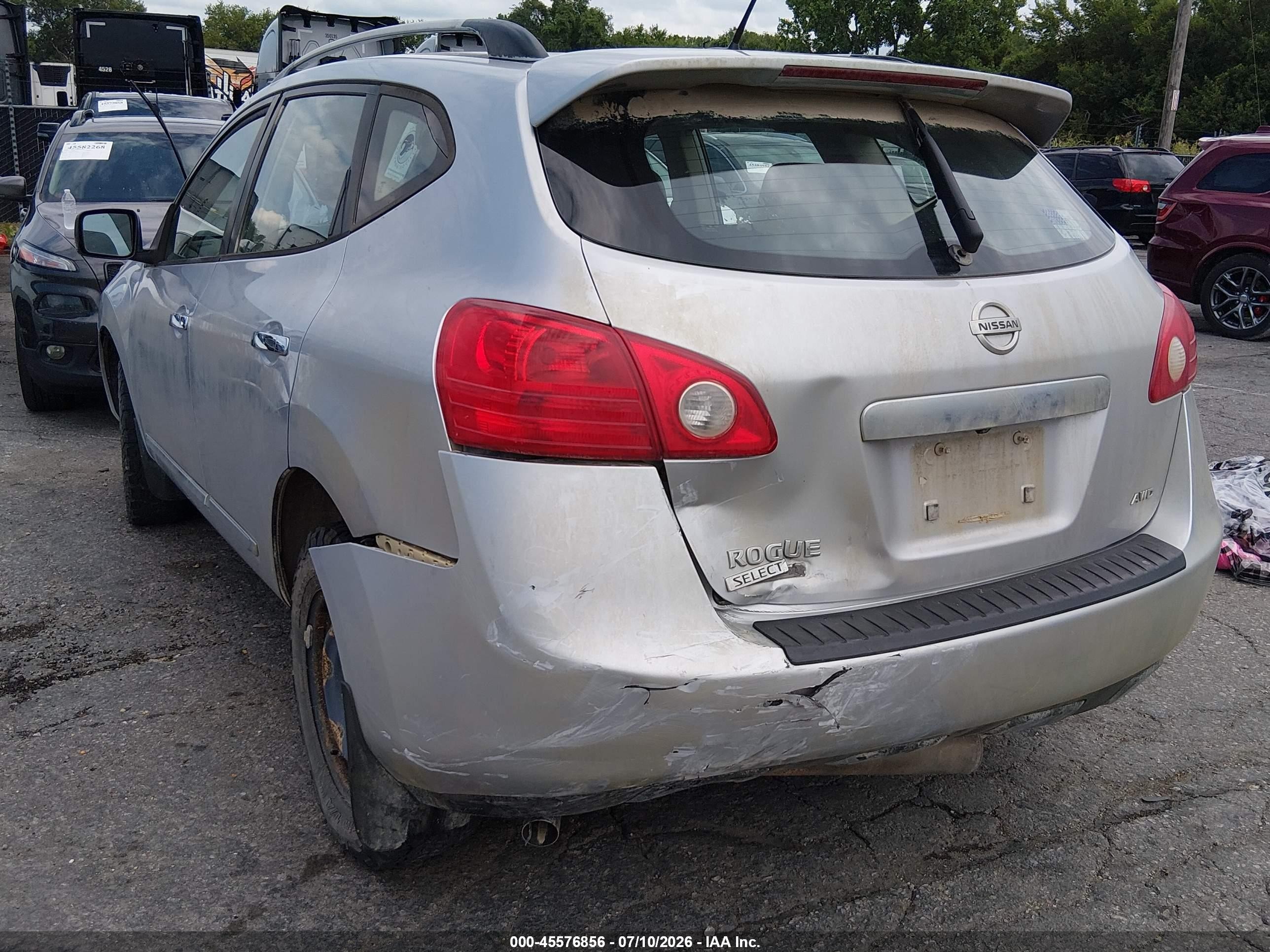 2014 Nissan Rogue Select S Серебряный vin: JN8AS5MV8EW712802