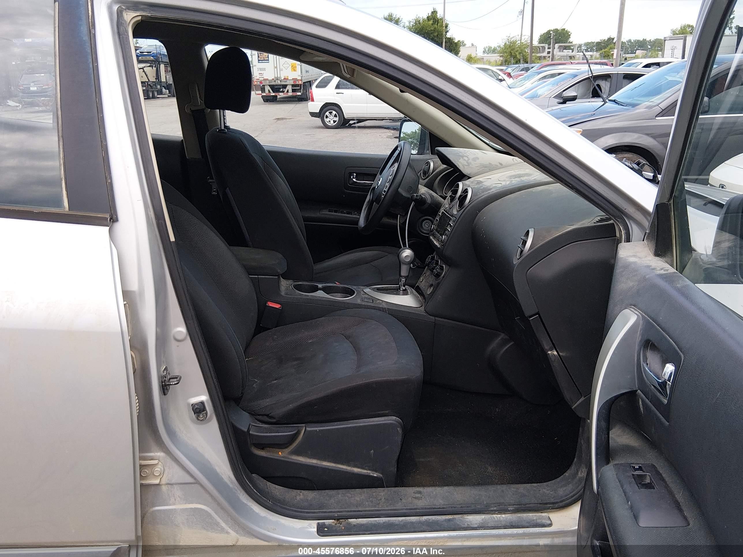 2014 Nissan Rogue Select S Серебряный vin: JN8AS5MV8EW712802