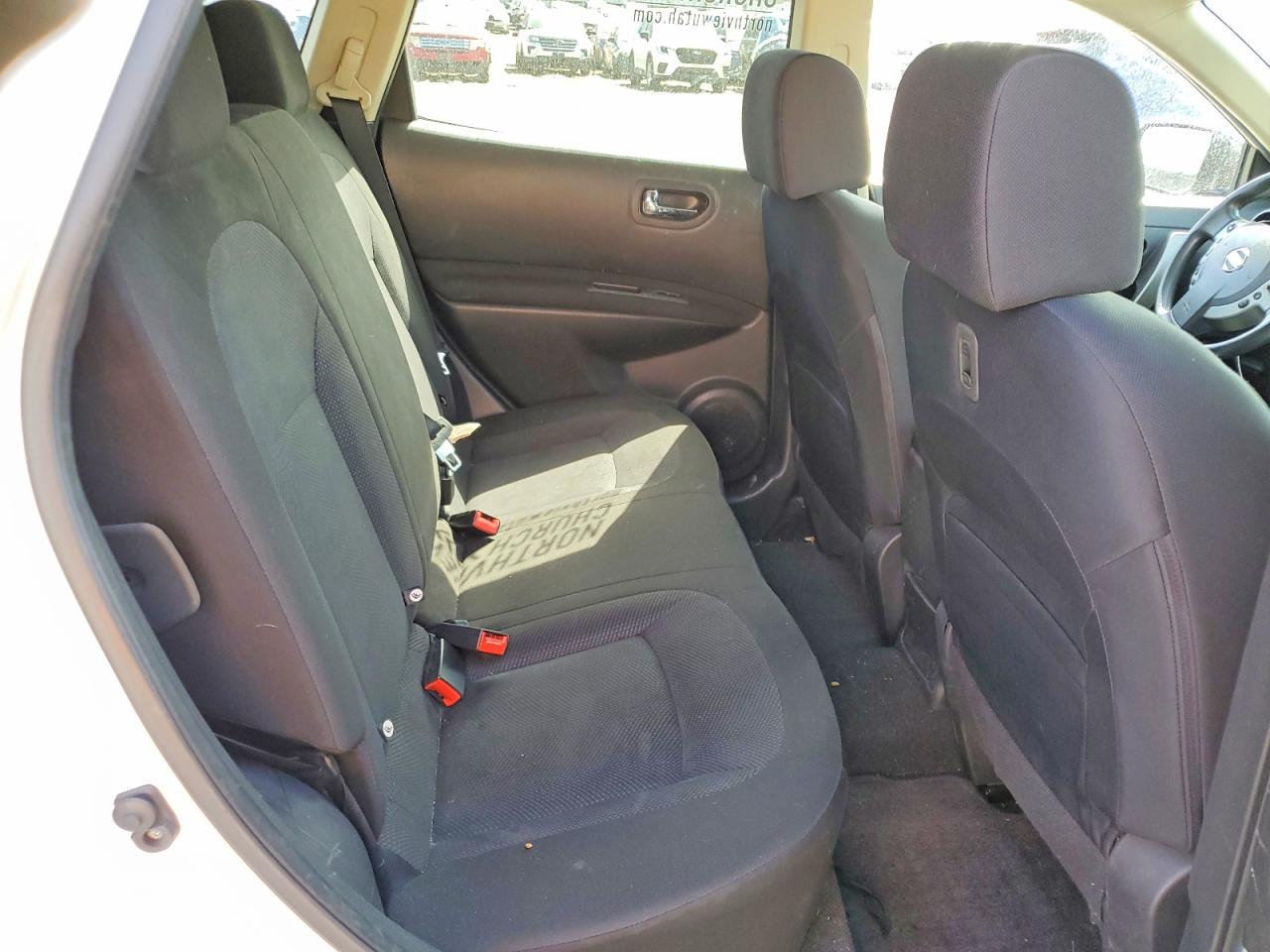 2015 Nissan Rogue Select S White vin: JN8AS5MV8FW253546
