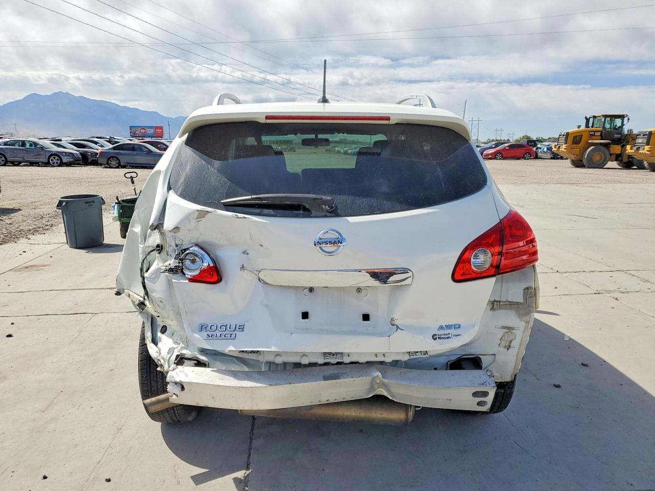 2015 Nissan Rogue Select S White vin: JN8AS5MV8FW253546