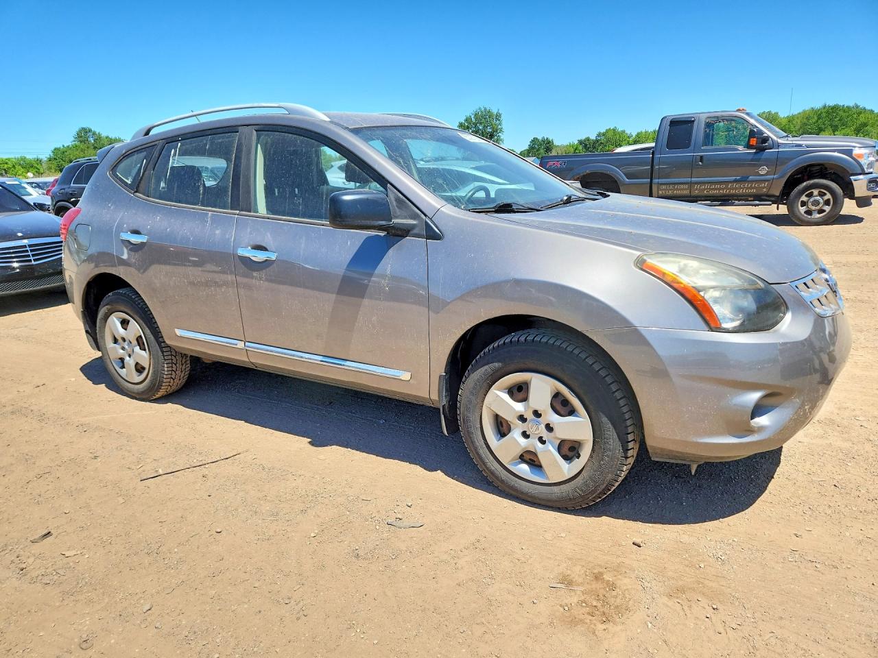 2015 Nissan Rogue Select S Silver vin: JN8AS5MV8FW768983