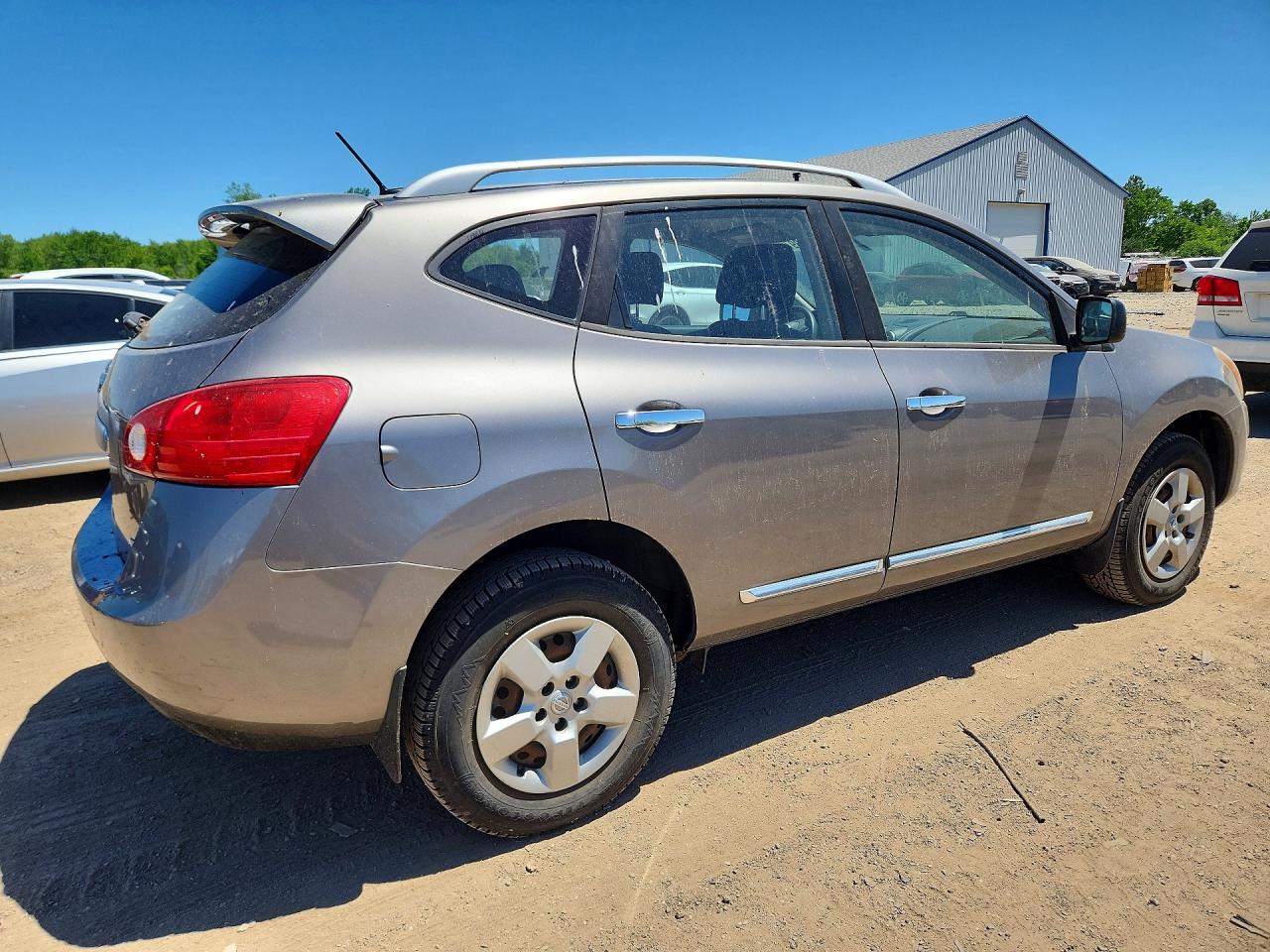2015 Nissan Rogue Select S Silver vin: JN8AS5MV8FW768983