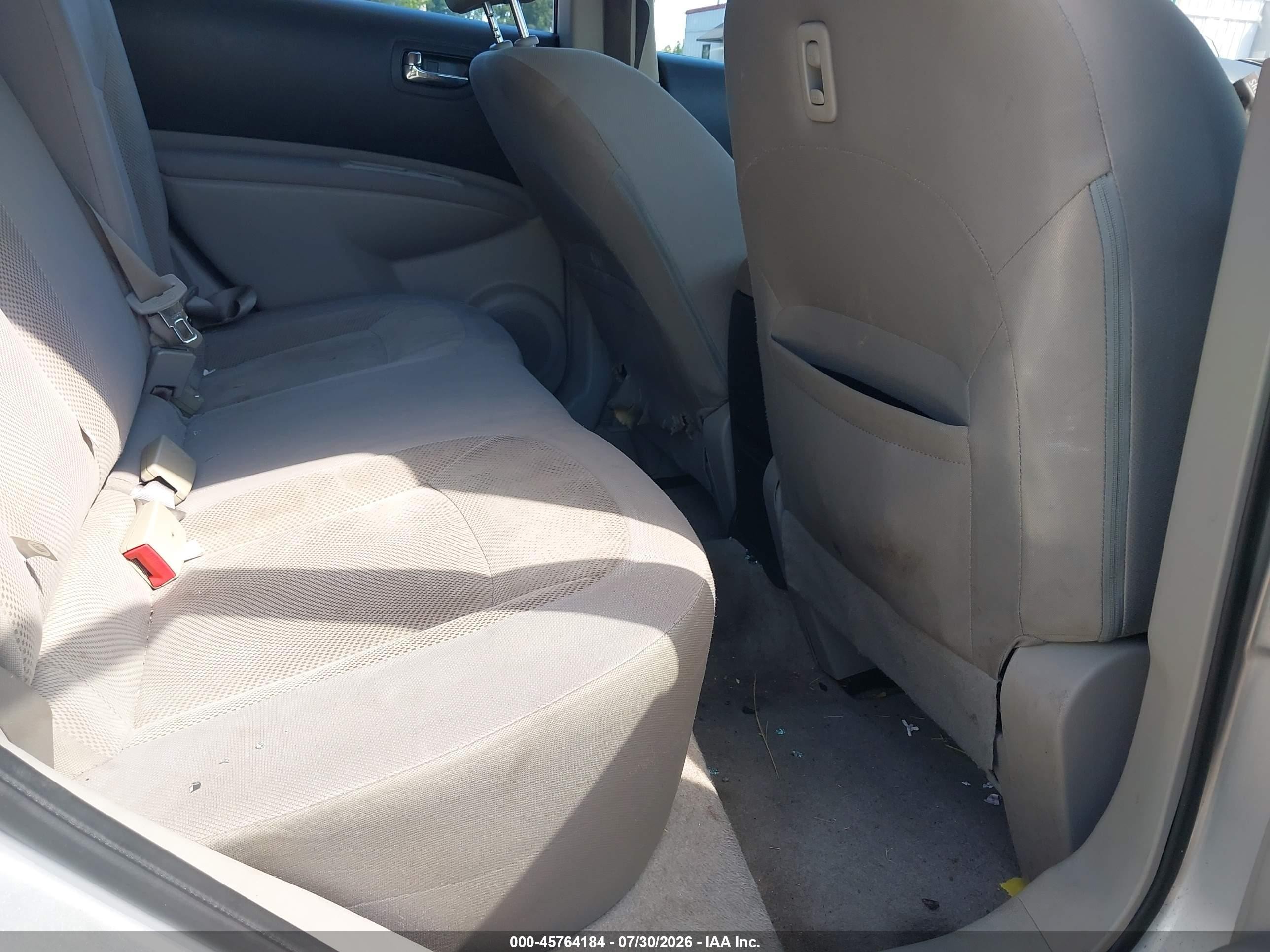 2015 Nissan Rogue Select S Silver vin: JN8AS5MV8FW770507