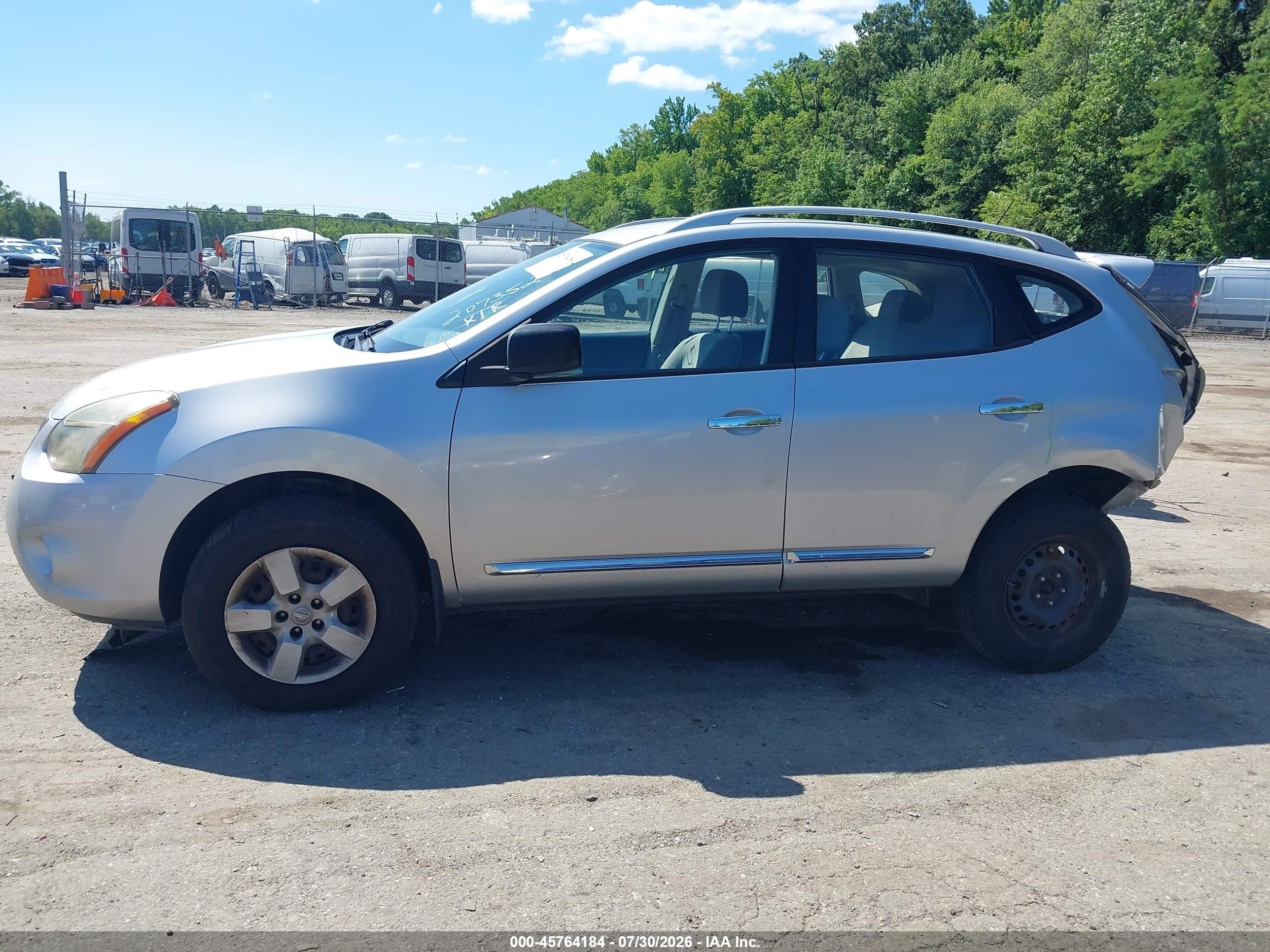 2015 Nissan Rogue Select S Silver vin: JN8AS5MV8FW770507