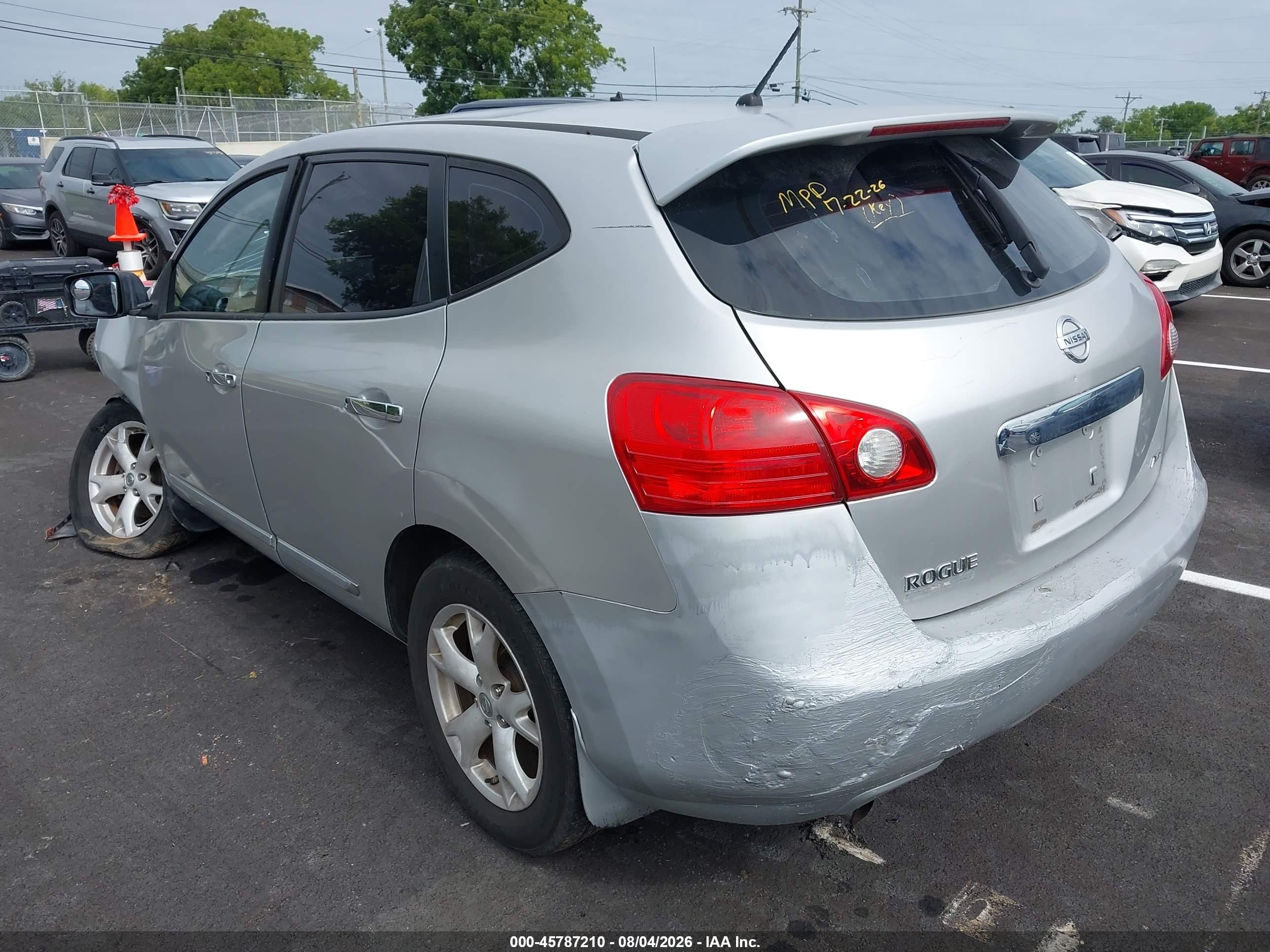 2011 Nissan Rogue S Silver vin: JN8AS5MV9BW269801
