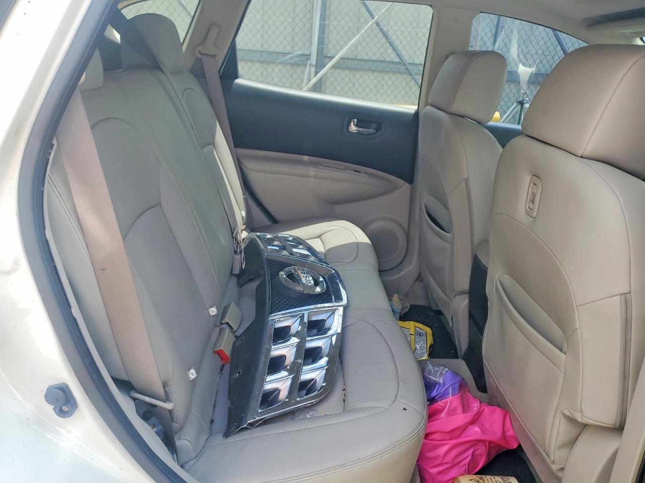 2011 Nissan Rogue S White vin: JN8AS5MV9BW288171