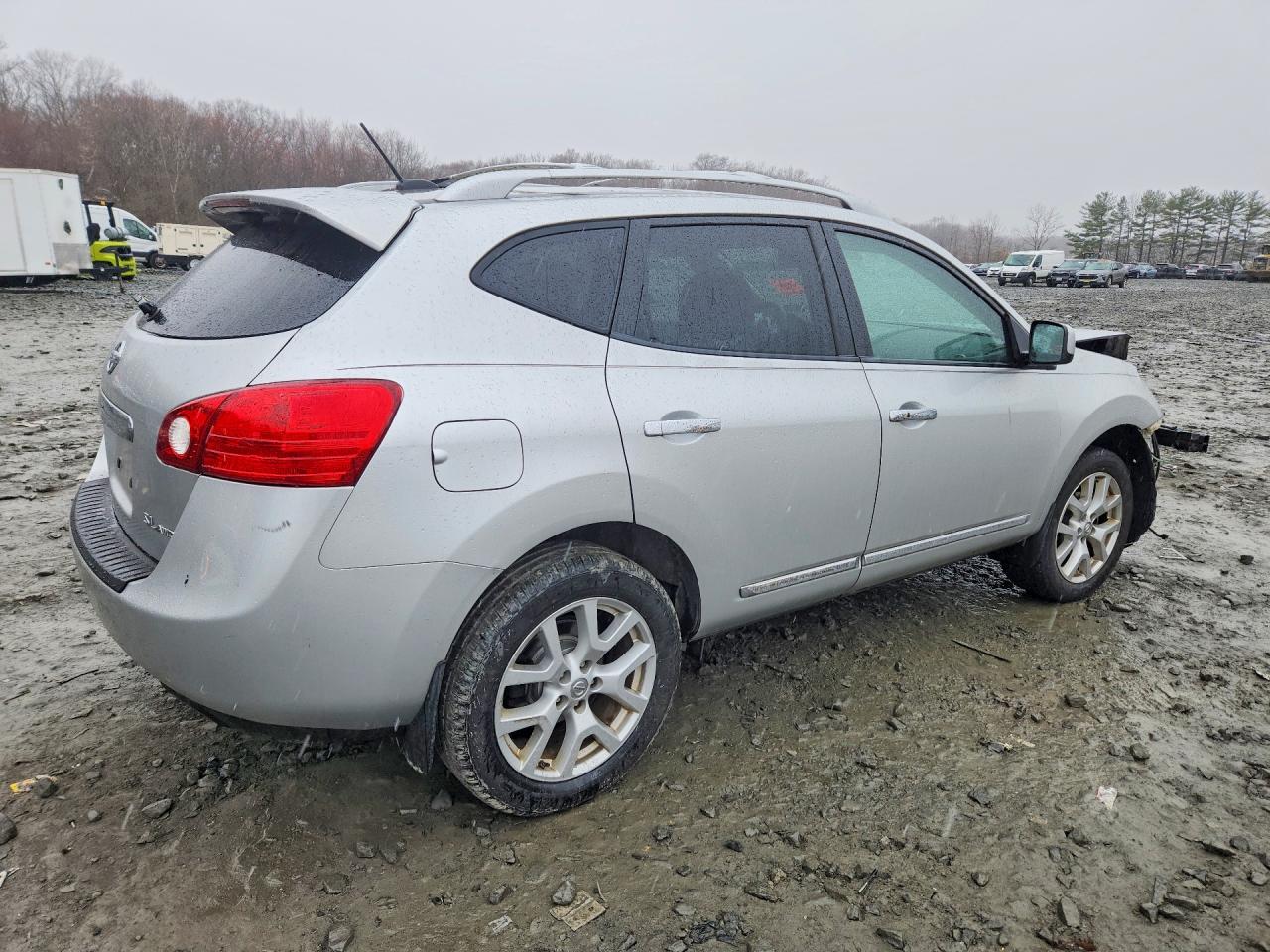 2011 Nissan Rogue S Silver vin: JN8AS5MV9BW303865