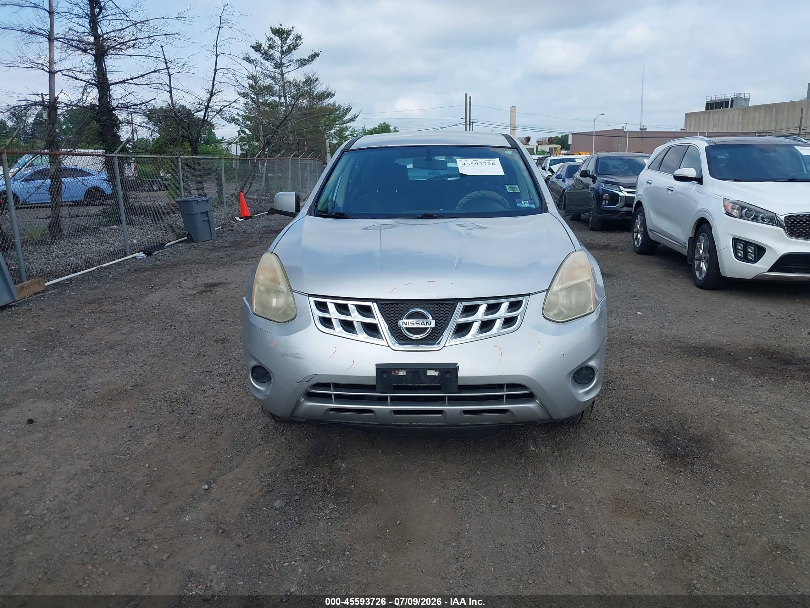 2011 Nissan Rogue S Silver vin: JN8AS5MV9BW666201