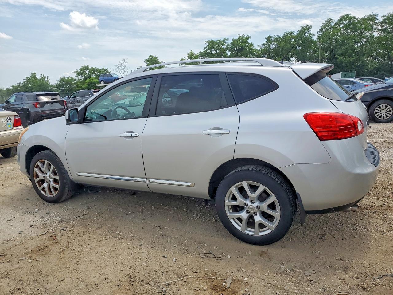 2012 Nissan Rogue S Silver vin: JN8AS5MV9CW364568